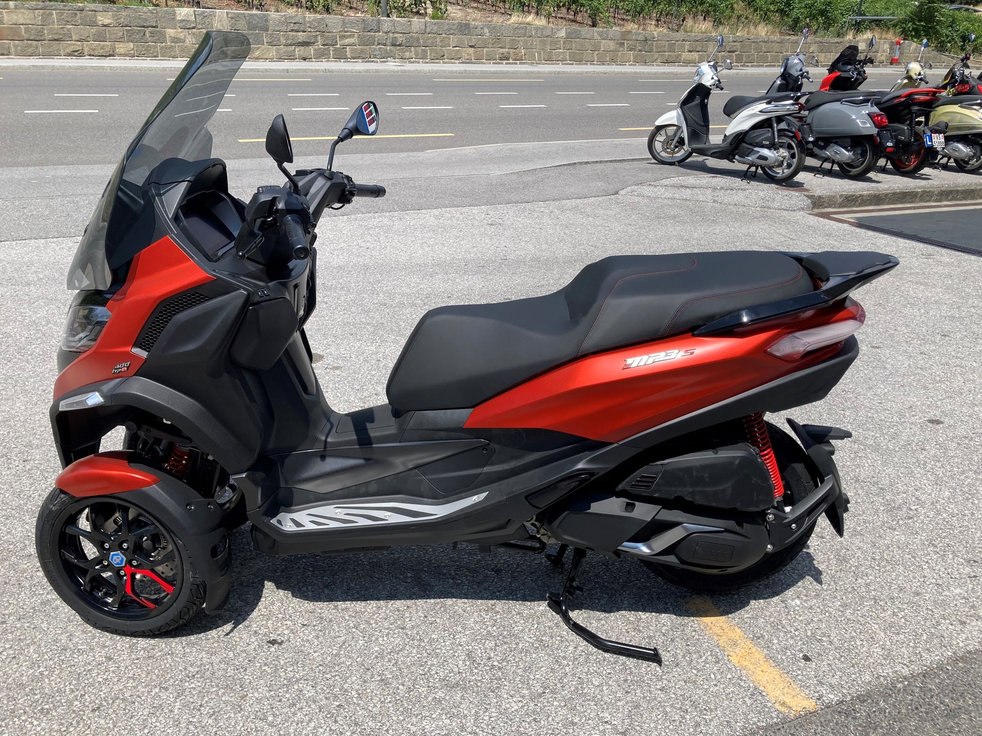 PIAGGIO MP3 400 Sport RST-image-1