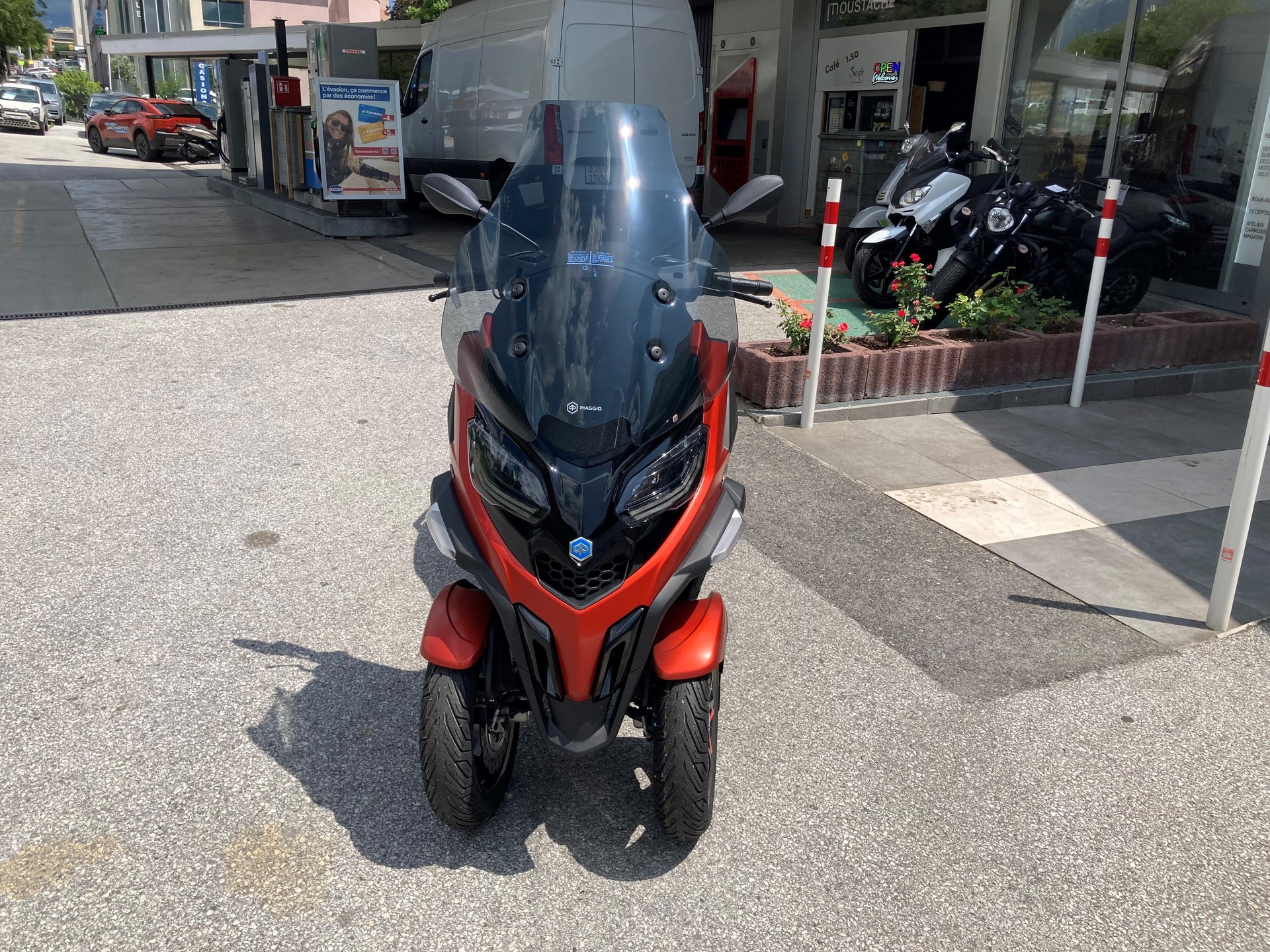 PIAGGIO MP3 400 Sport RST-image-2