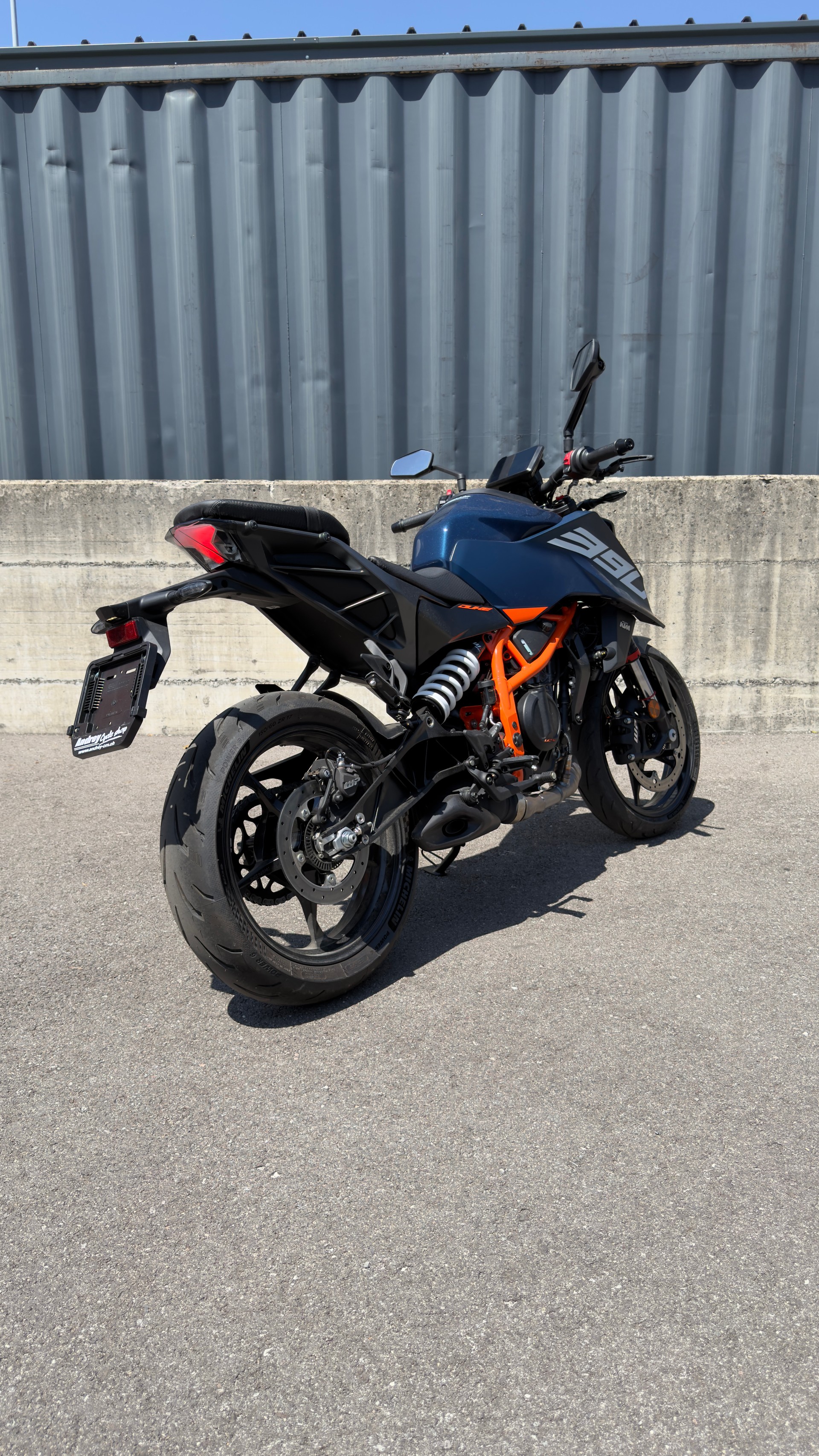 KTM 390 Duke-image-2