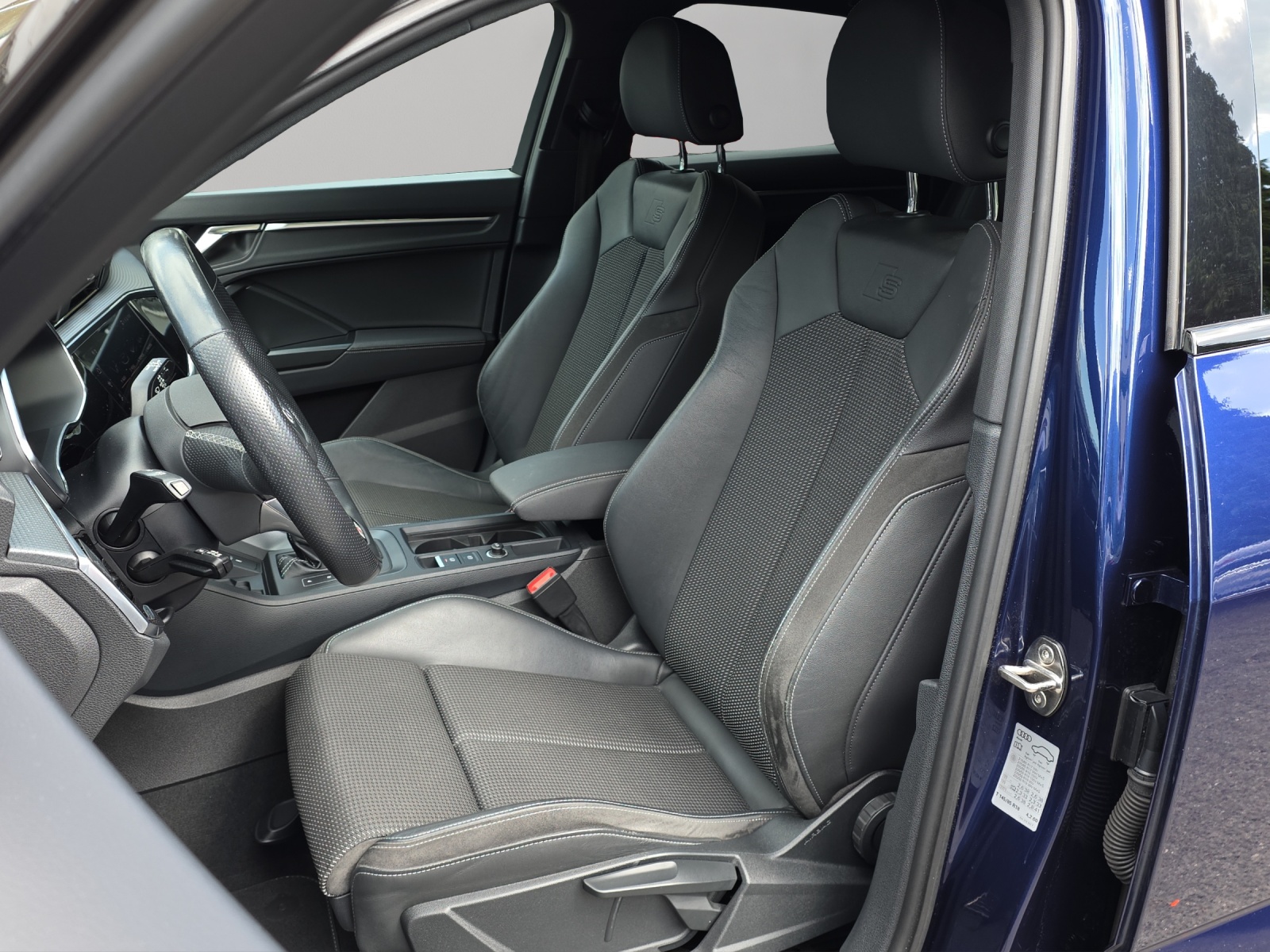 AUDI Q3 Sportback 40 TDI S line Attraction quattro S-tronic-image-7
