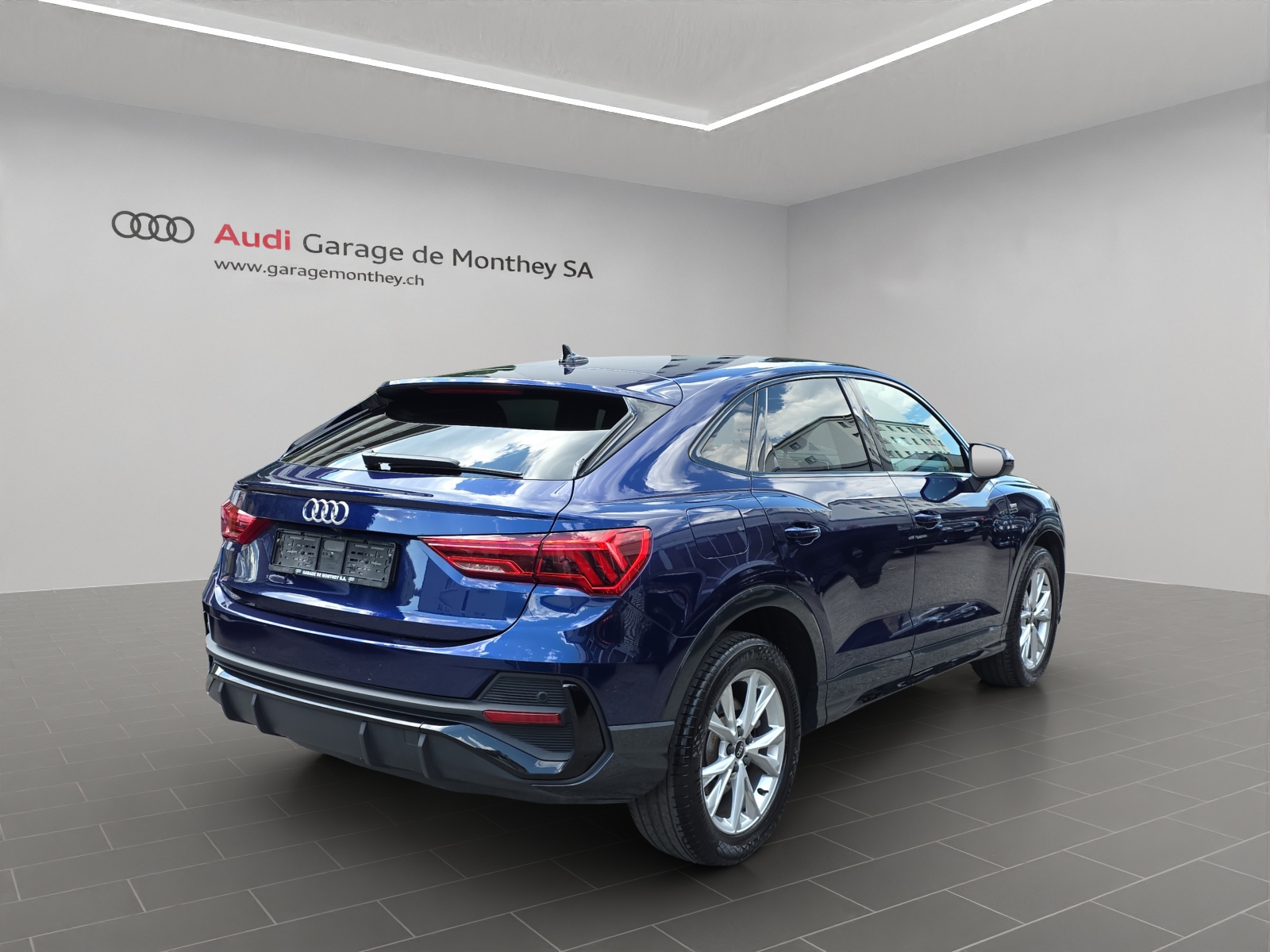 AUDI Q3 Sportback 40 TDI S line Attraction quattro S-tronic-image-3