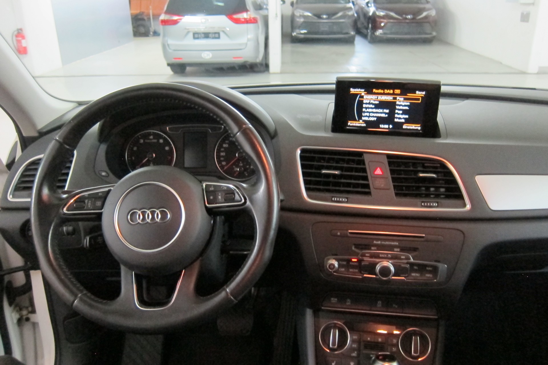 AUDI Q3 1.4 TFSI S-tronic-image-12