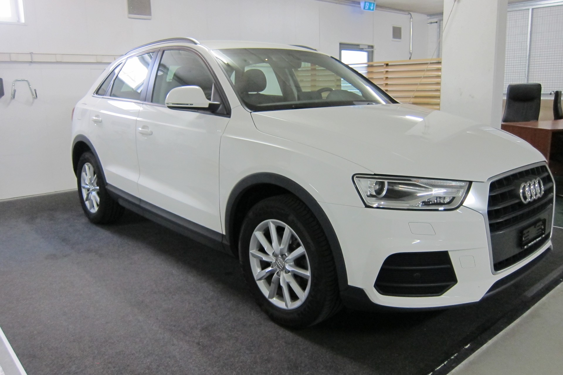 AUDI Q3 1.4 TFSI S-tronic-image-1