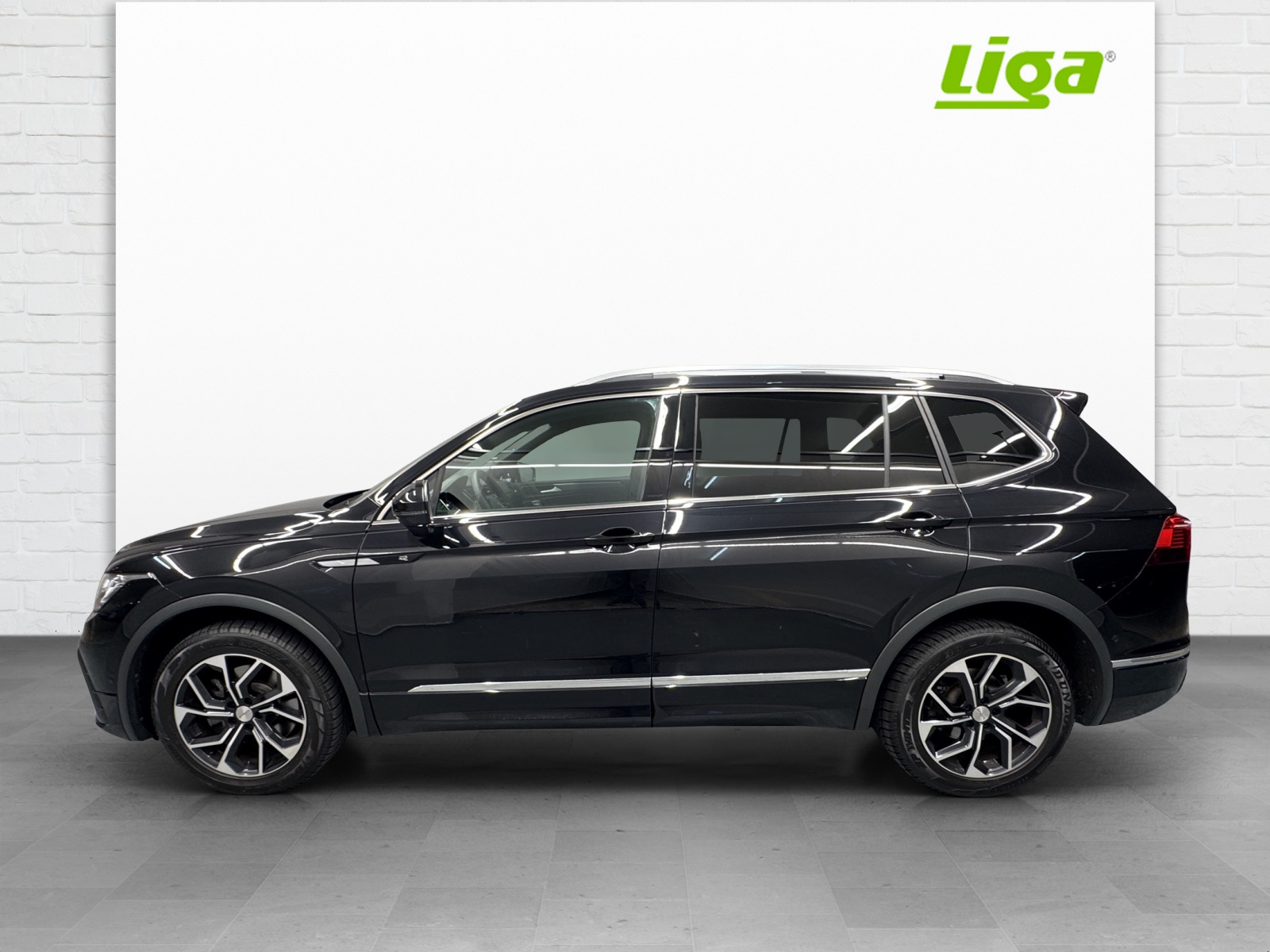 VW Tiguan Allspace 2.0 TSI R-Line DSG-showroom-element-2