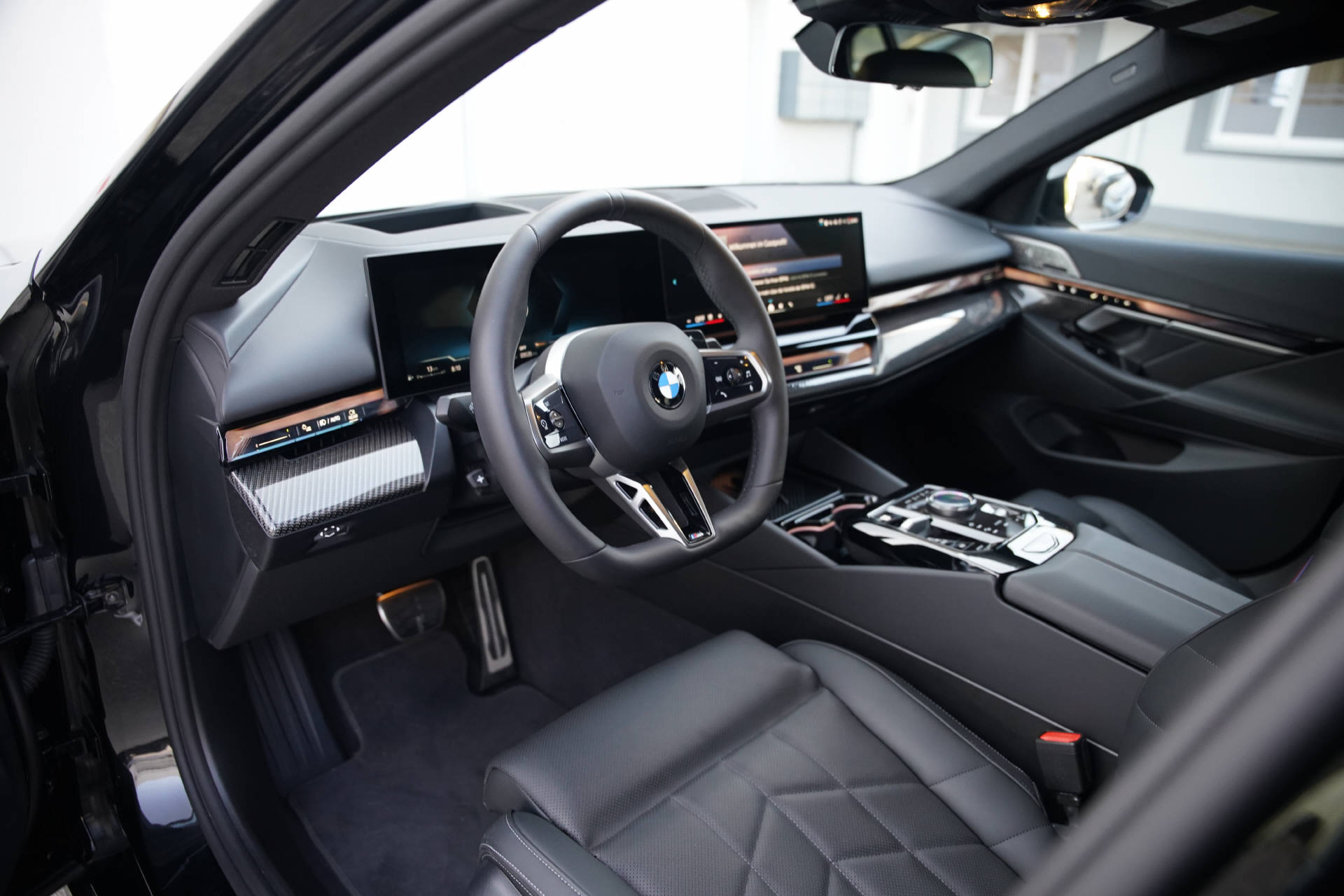 BMW 540d xDrive 48V M Sport Pro Steptronic-image-6