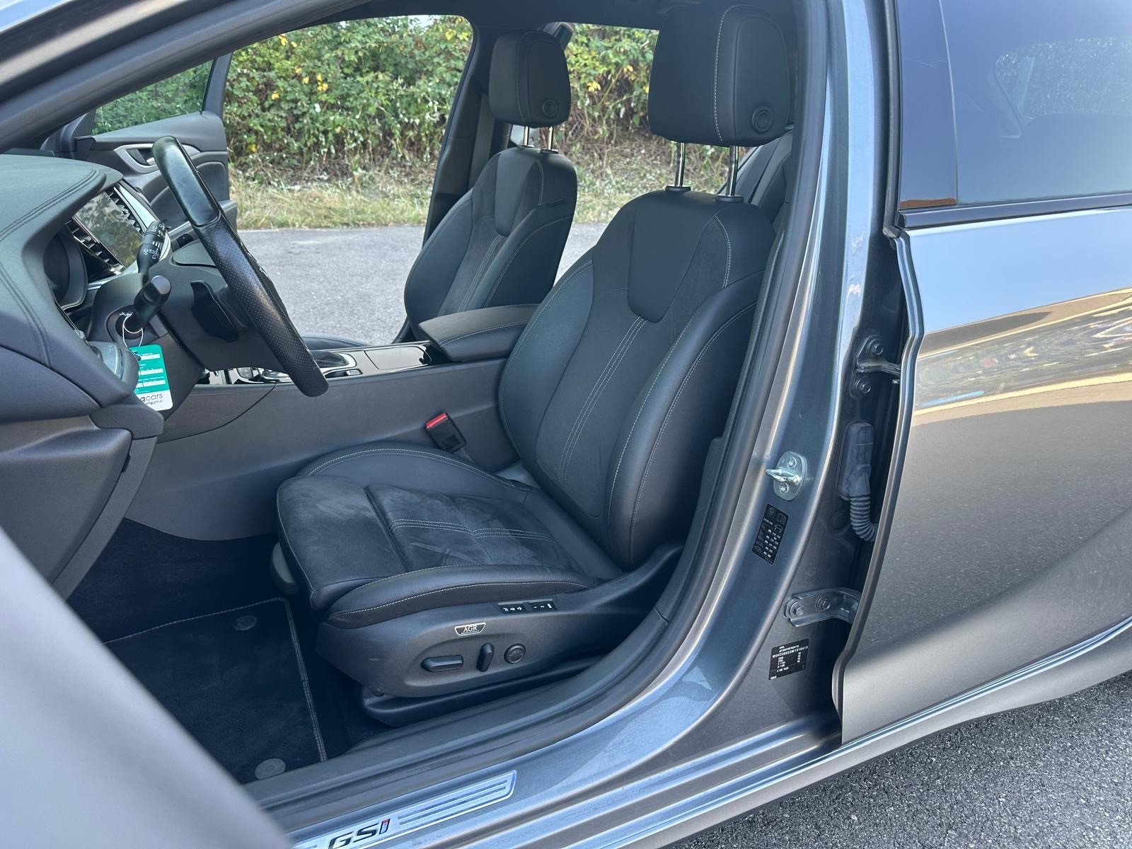 OPEL Insignia 2.0 T Sports Tourer GSi Automatic-image-9