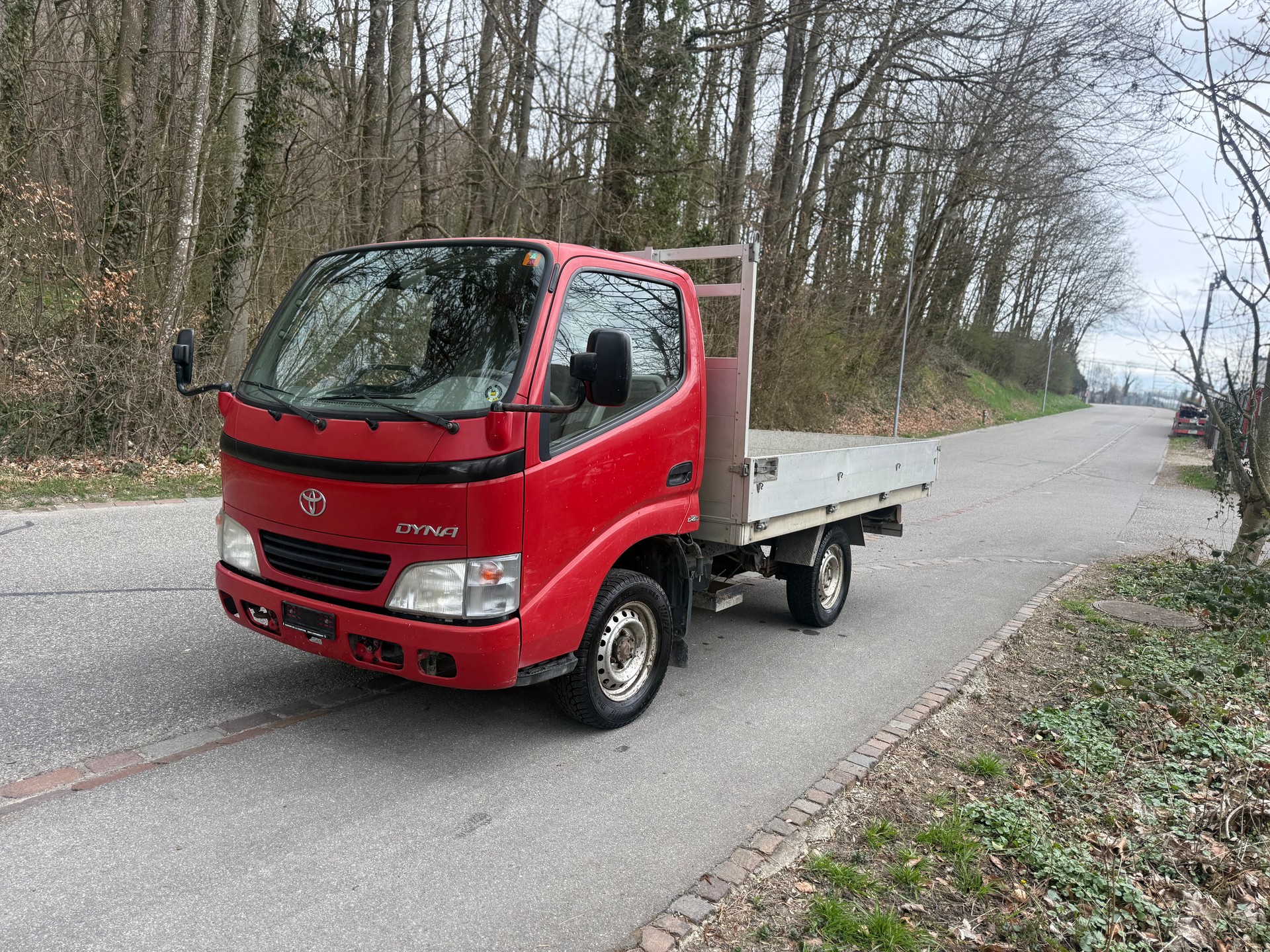 TOYOTA Dyna 100 2.5 D-4D-showroom-element-1