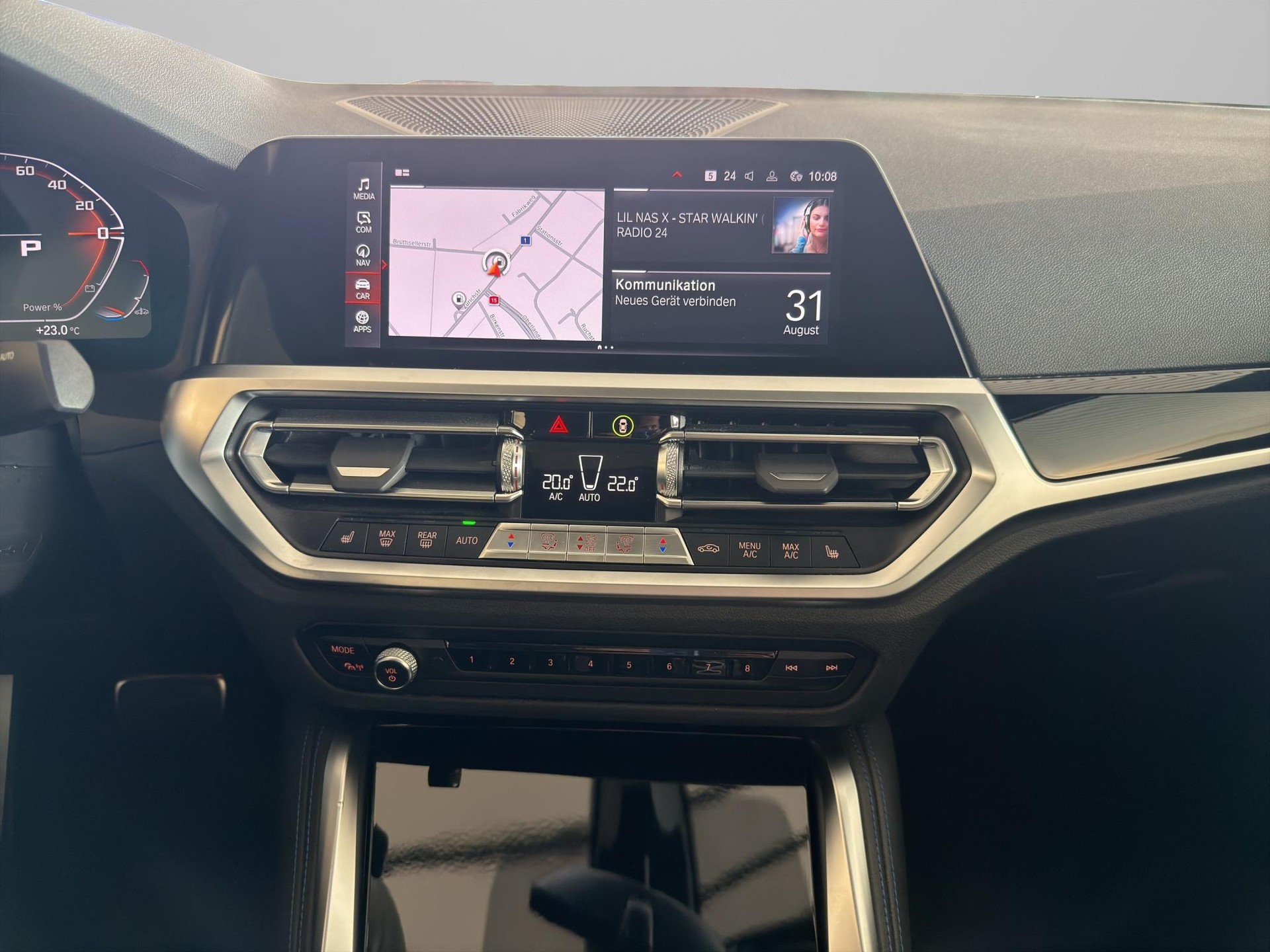 BMW M240i xDrive Coupé-image-14