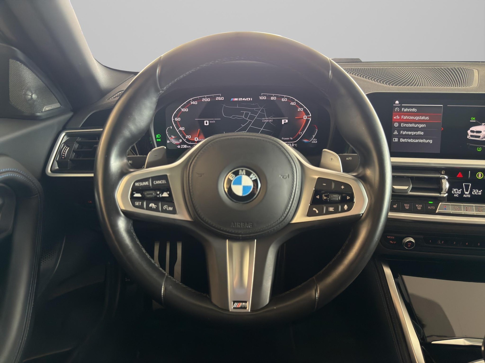 BMW M240i xDrive Coupé-image-13