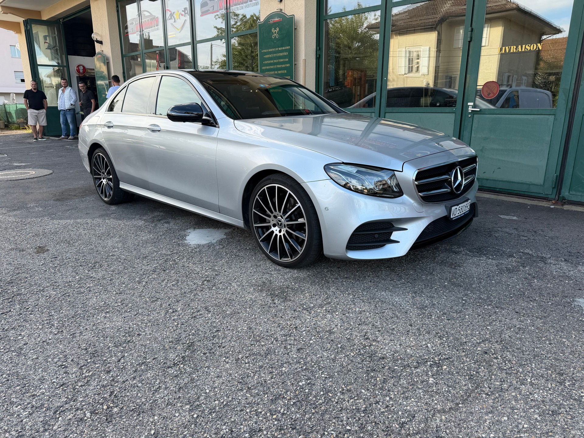 MERCEDES-BENZ E 200 Avantgarde 4Matic 9G-Tronic