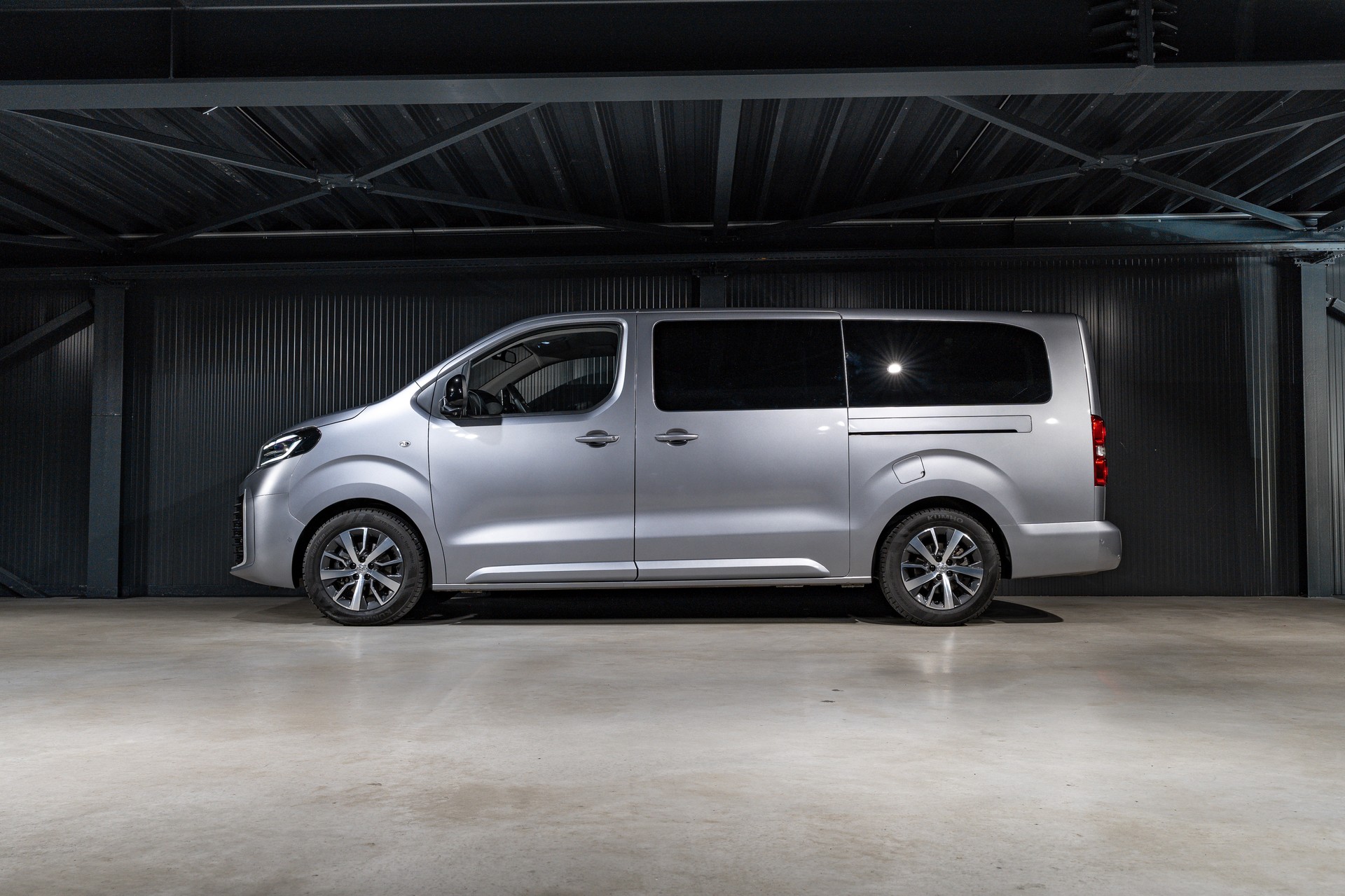 TOYOTA Proace Verso 2.0 D-4D Lounge Lang *VOLLLEDER*-showroom-element-2