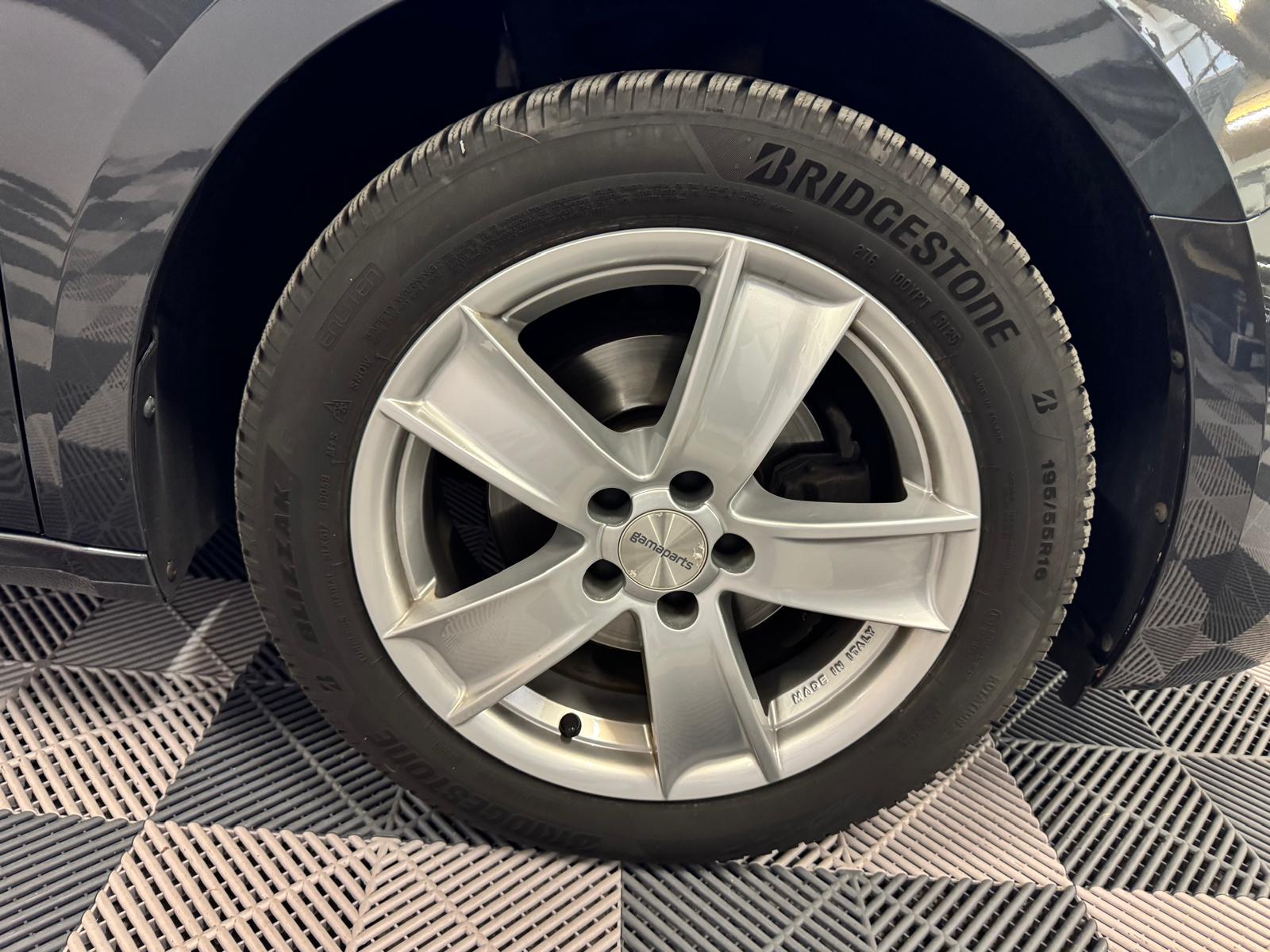 AUDI A1 Sportback 30 TFSI S Line Attraction S-tronic-image-27