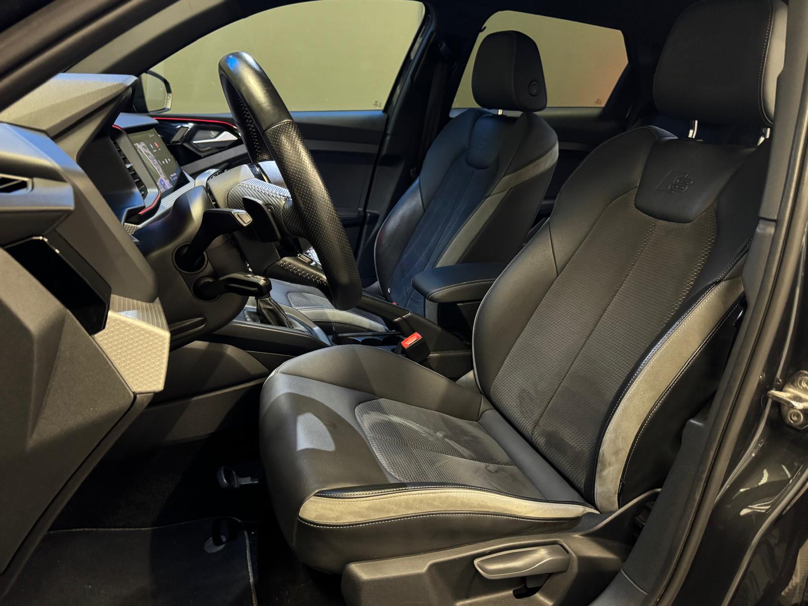 AUDI A1 Sportback 30 TFSI S Line Attraction S-tronic-image-9