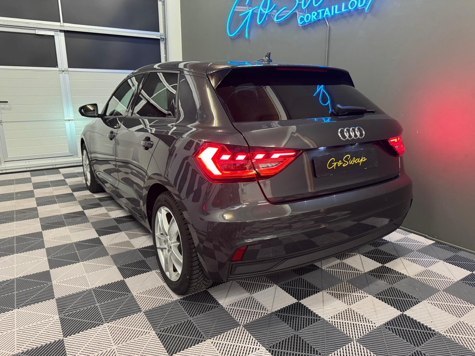 AUDI A1 Sportback 30 TFSI S Line Attraction S-tronic-showroom-element-3
