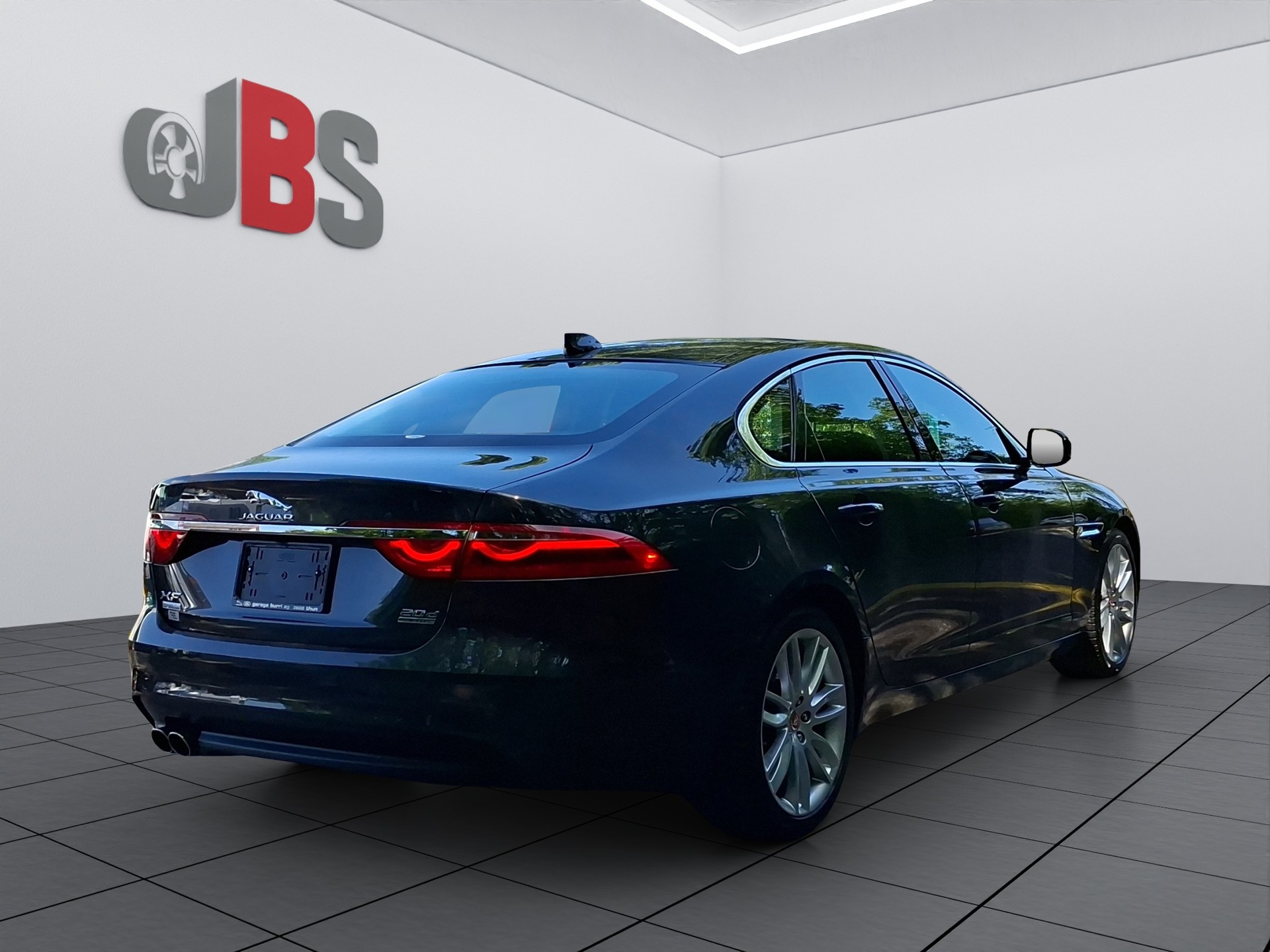JAGUAR XF 20d Portfolio AWD Automatic-image-5