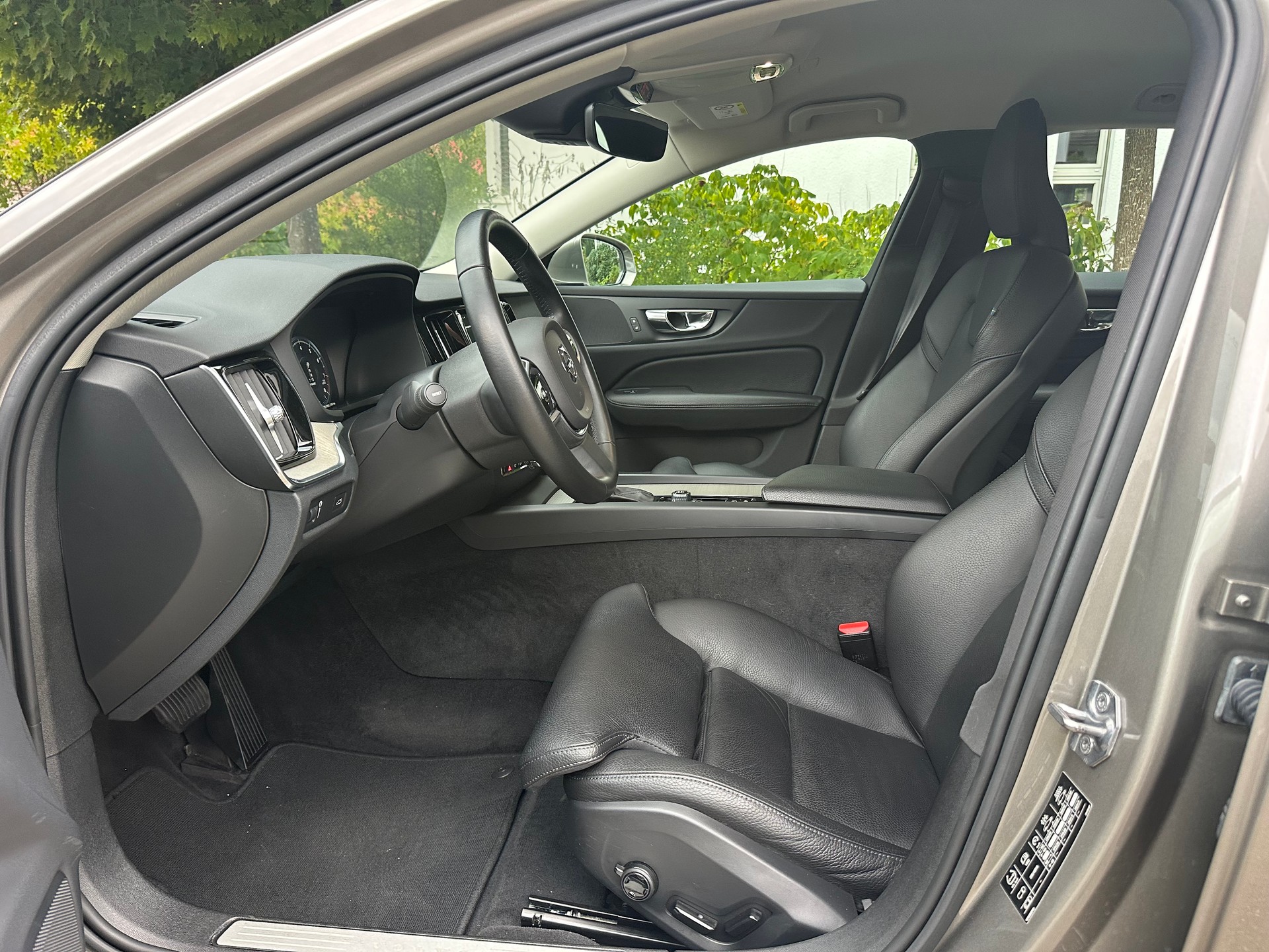 VOLVO 2.0 T5 Inscription-image-8