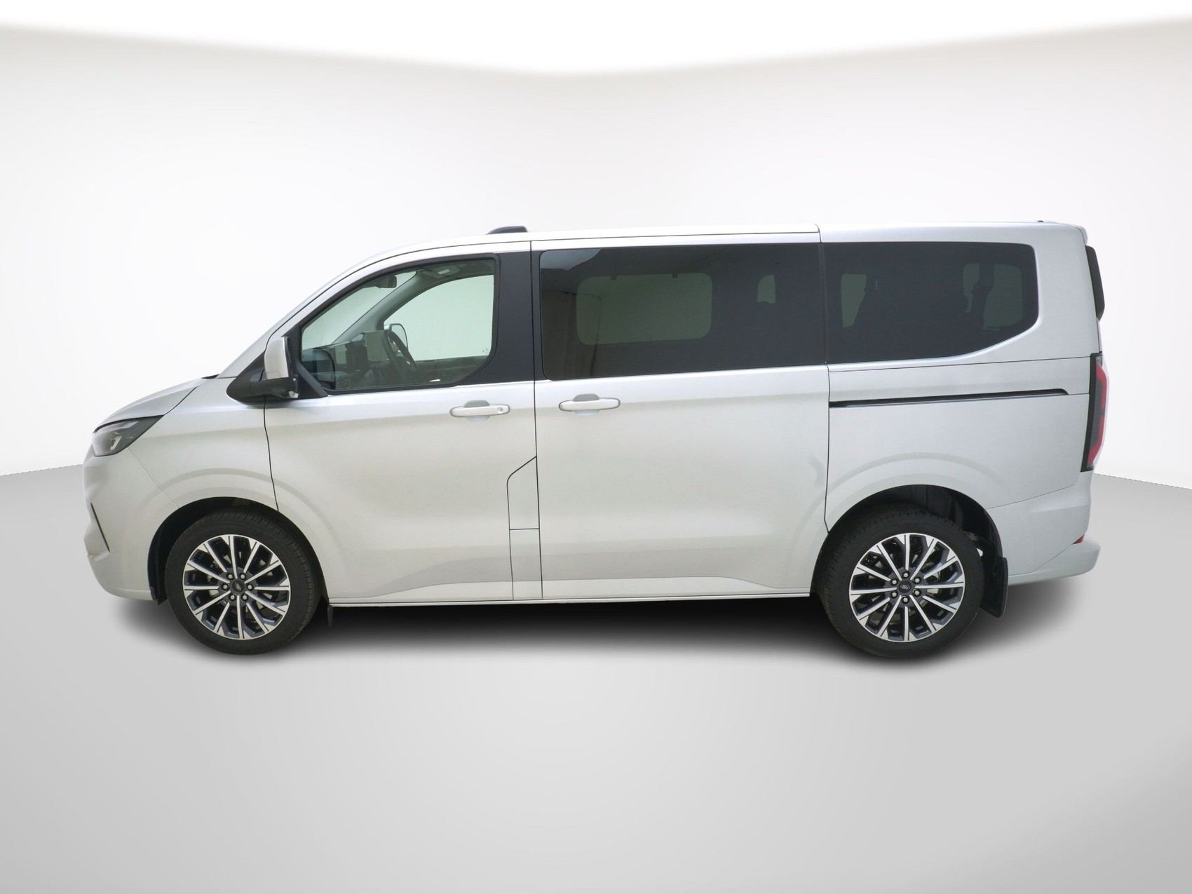 FORD Tourneo Custom 320 L1 2.0 TDCI 4x4 Titanium X-showroom-element-1