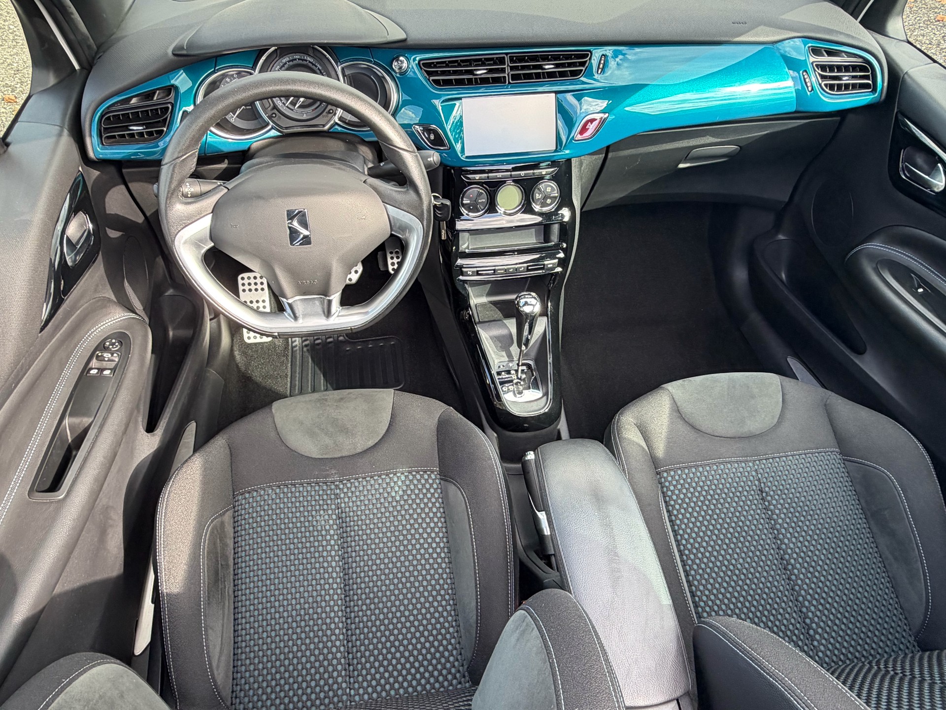 DS AUTOMOBILES DS 3 Cabrio 1.2 PureTech SO Chic EAT-image-15