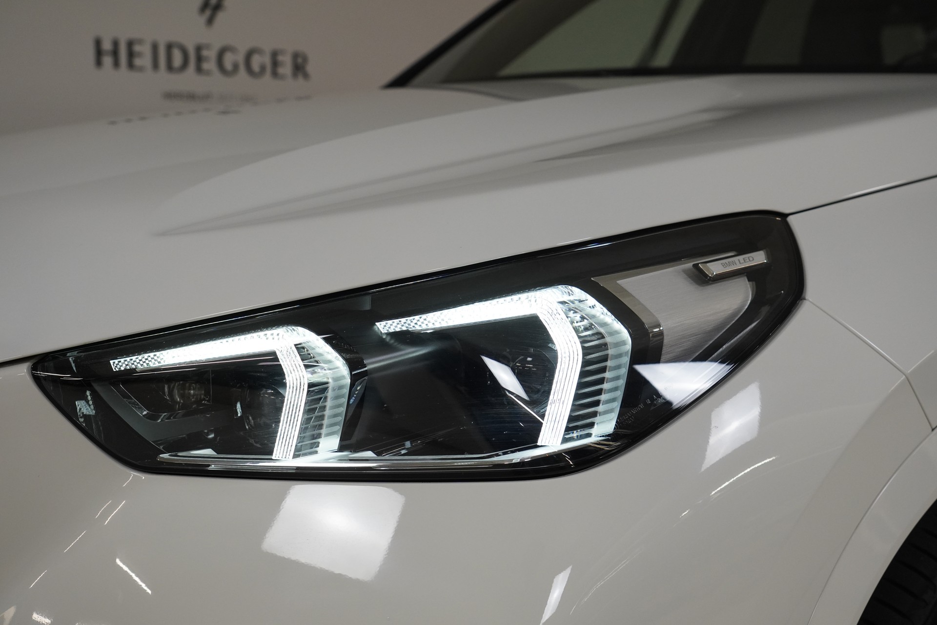 BMW iX1 xDrive 30 M Sport-image-9