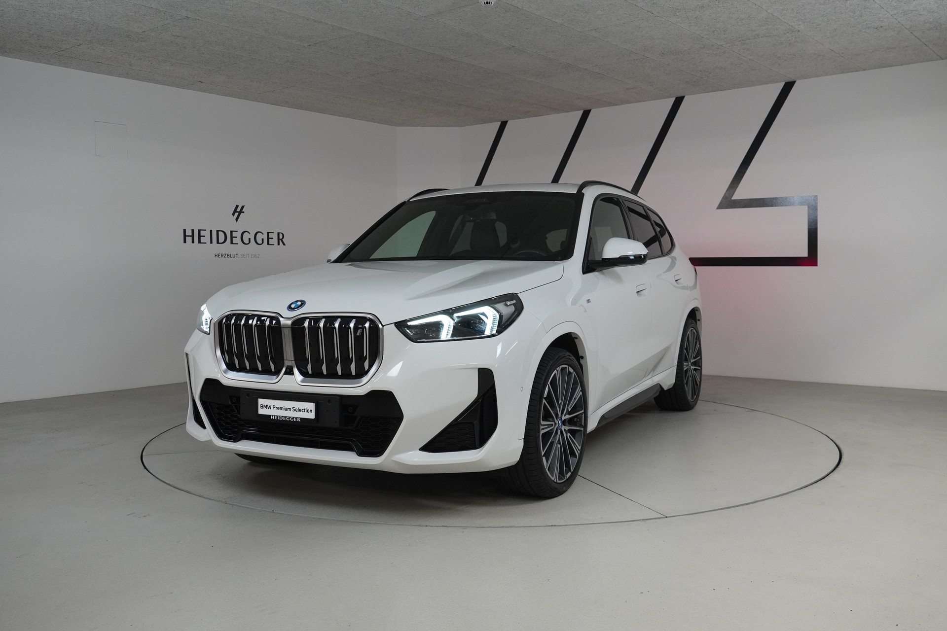 BMW iX1 xDrive 30 M Sport