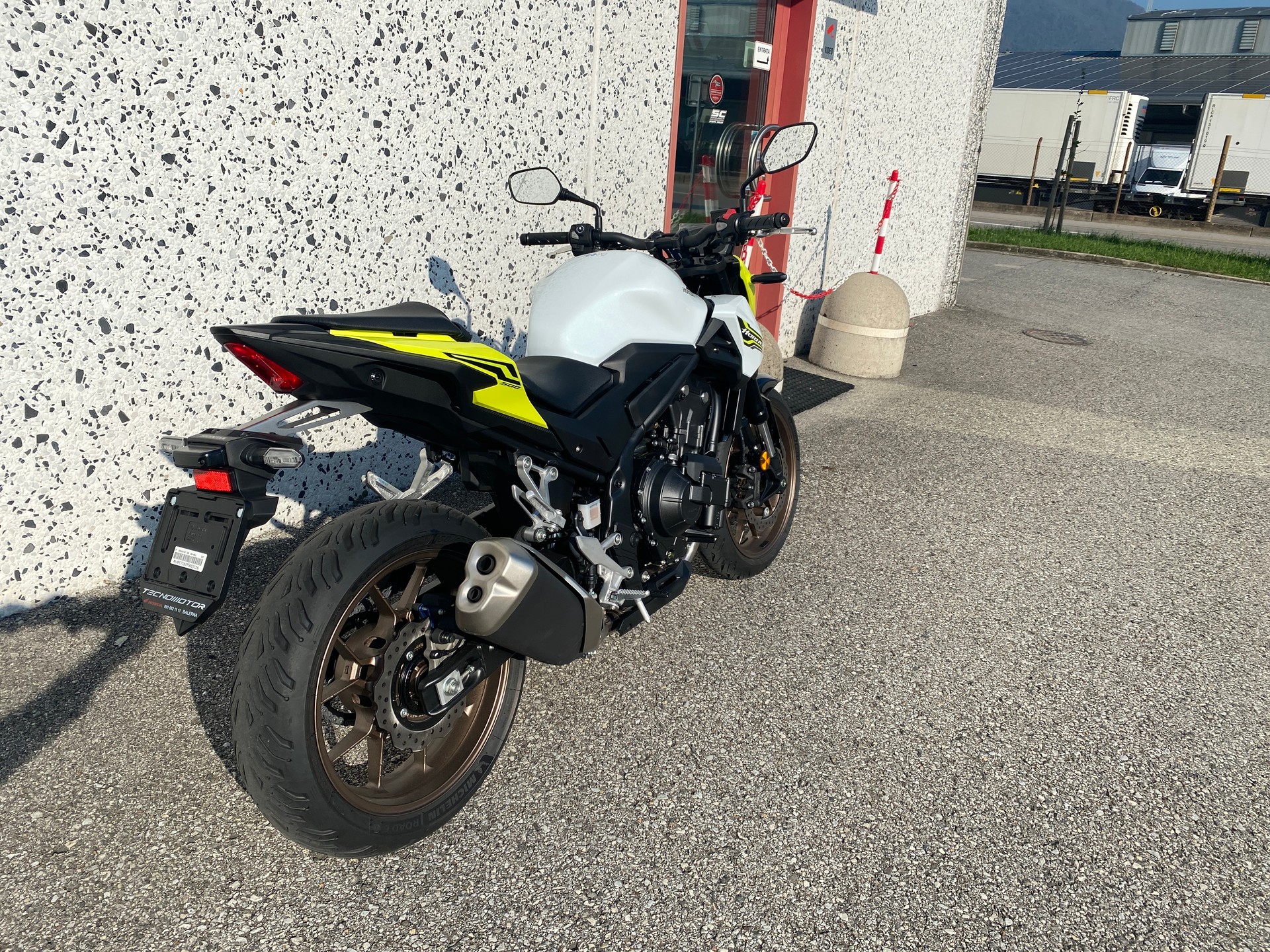 HONDA CB 500 Hornet E-CLUTCH-image-4