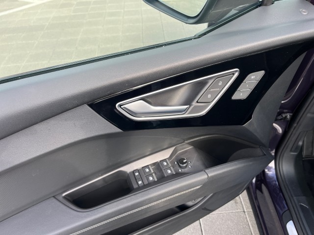 AUDI Q4 e-tron 45 quattro-image-10