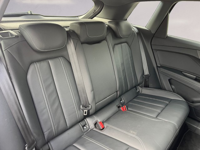 AUDI Q4 e-tron 45 quattro-image-17