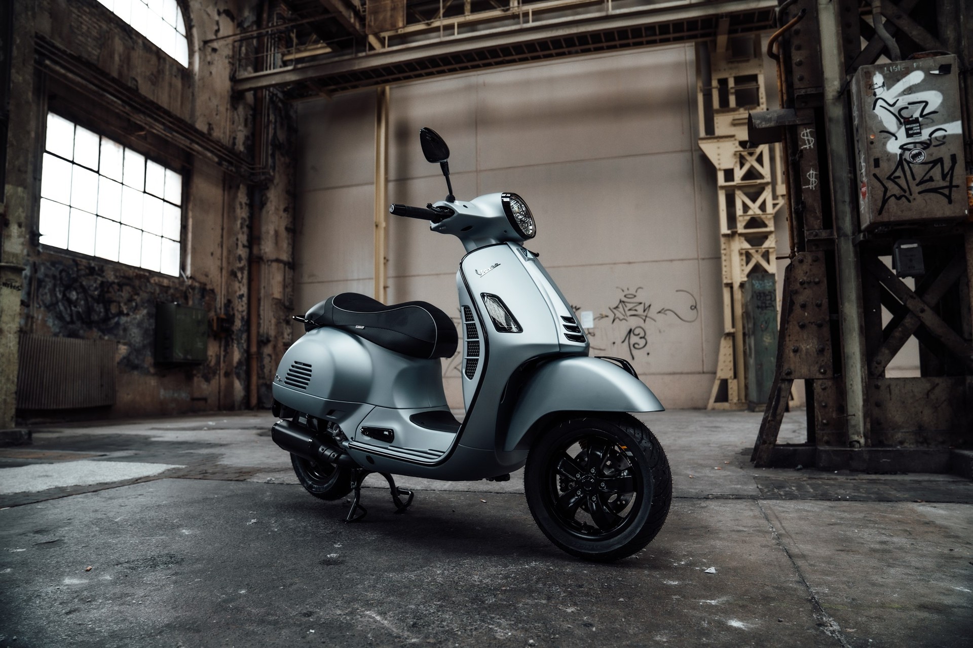 PIAGGIO Vespa GTS 300 HPE Super Tech ABS/ASR-image-0