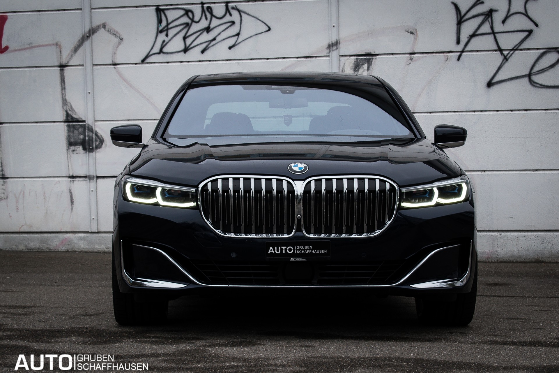 BMW 740Ld xDrive Steptronic-showroom-element-3