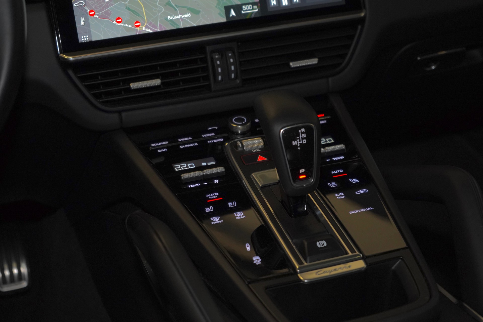 PORSCHE Cayenne Turbo Coupé S E-Hybrid 🇨🇭-image-3