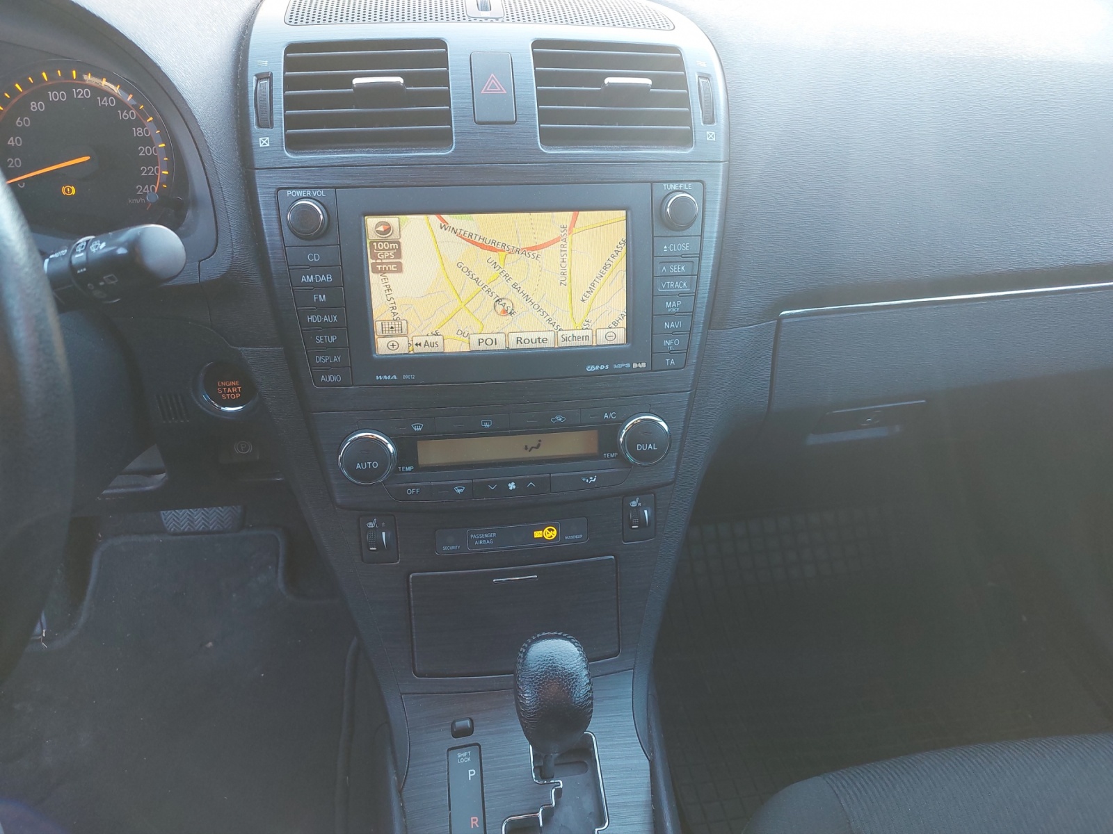 TOYOTA Avensis SW 2.0 Linea Luna Multidrive-image-11