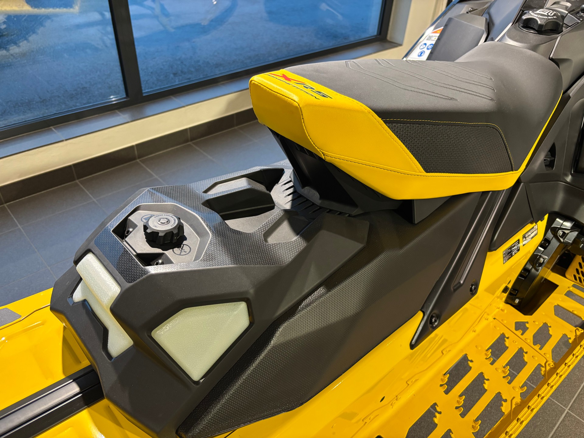 SKIDOO MXZ Renegade Turbo R Compétition-image-5