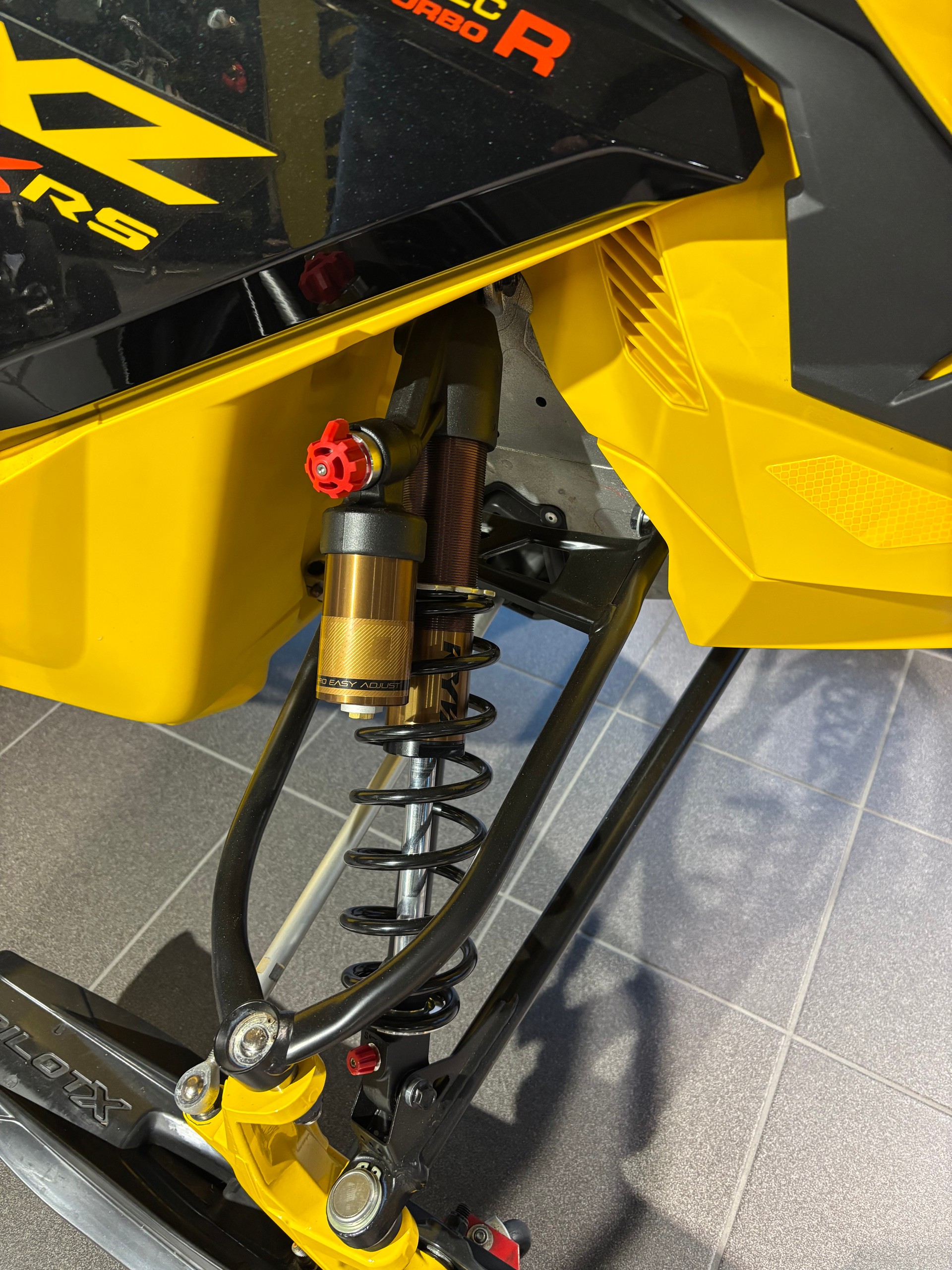 SKIDOO MXZ Renegade Turbo R Compétition-image-7