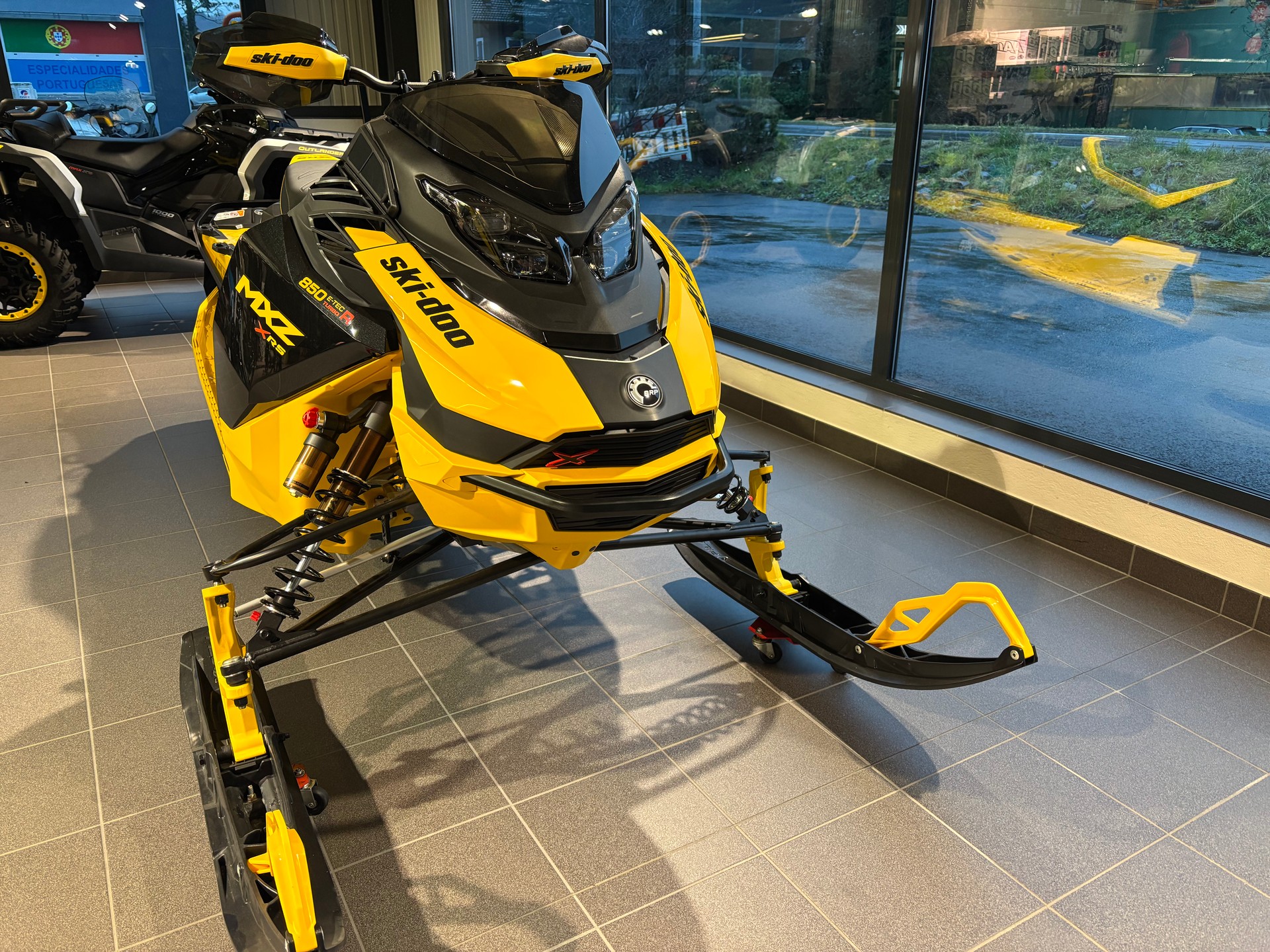 SKIDOO MXZ Renegade Turbo R Compétition-image-4