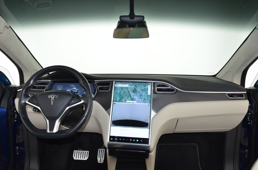 TESLA Model X 100 D-image-11