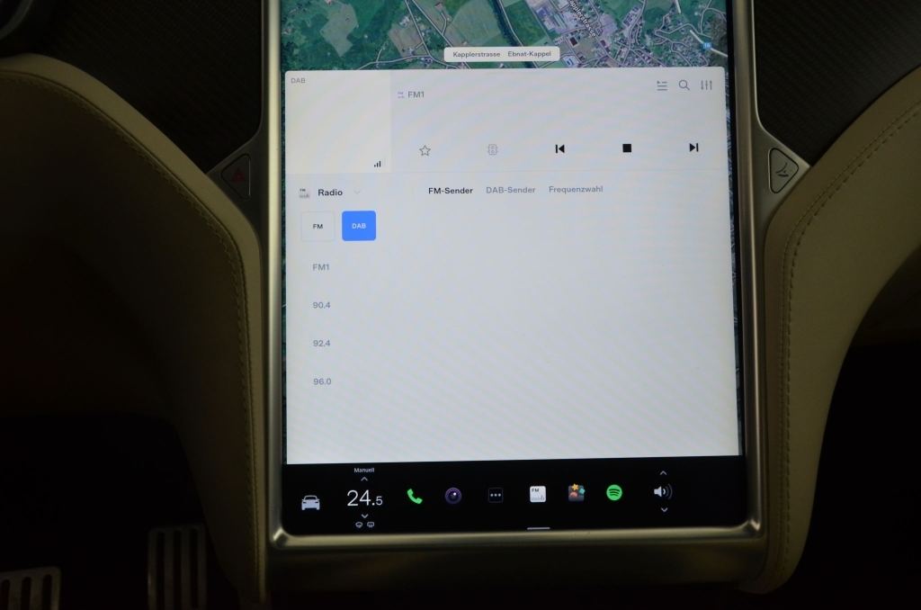 TESLA Model X 100 D-image-18