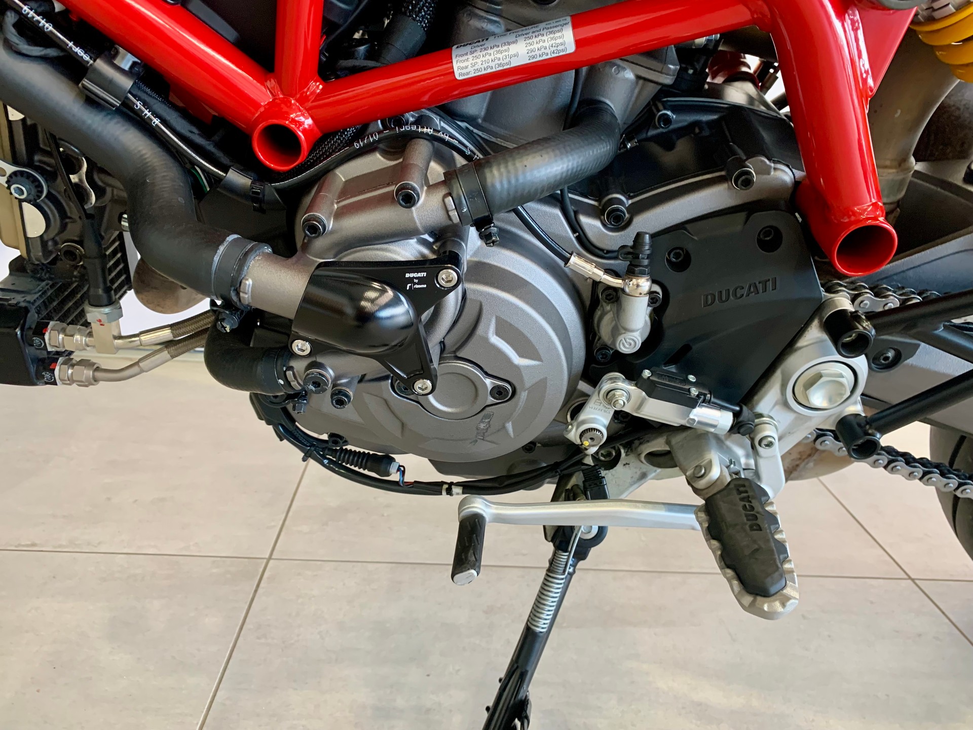 DUCATI Hypermotard 950-image-10
