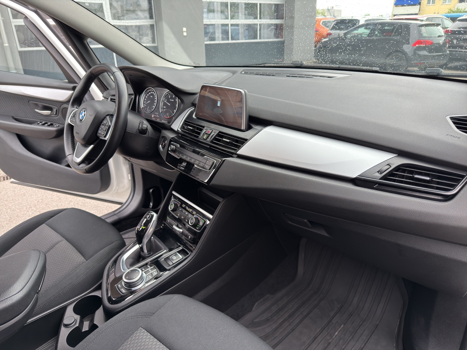 BMW 218d xDrive Gran Tourer Steptronic-image-22