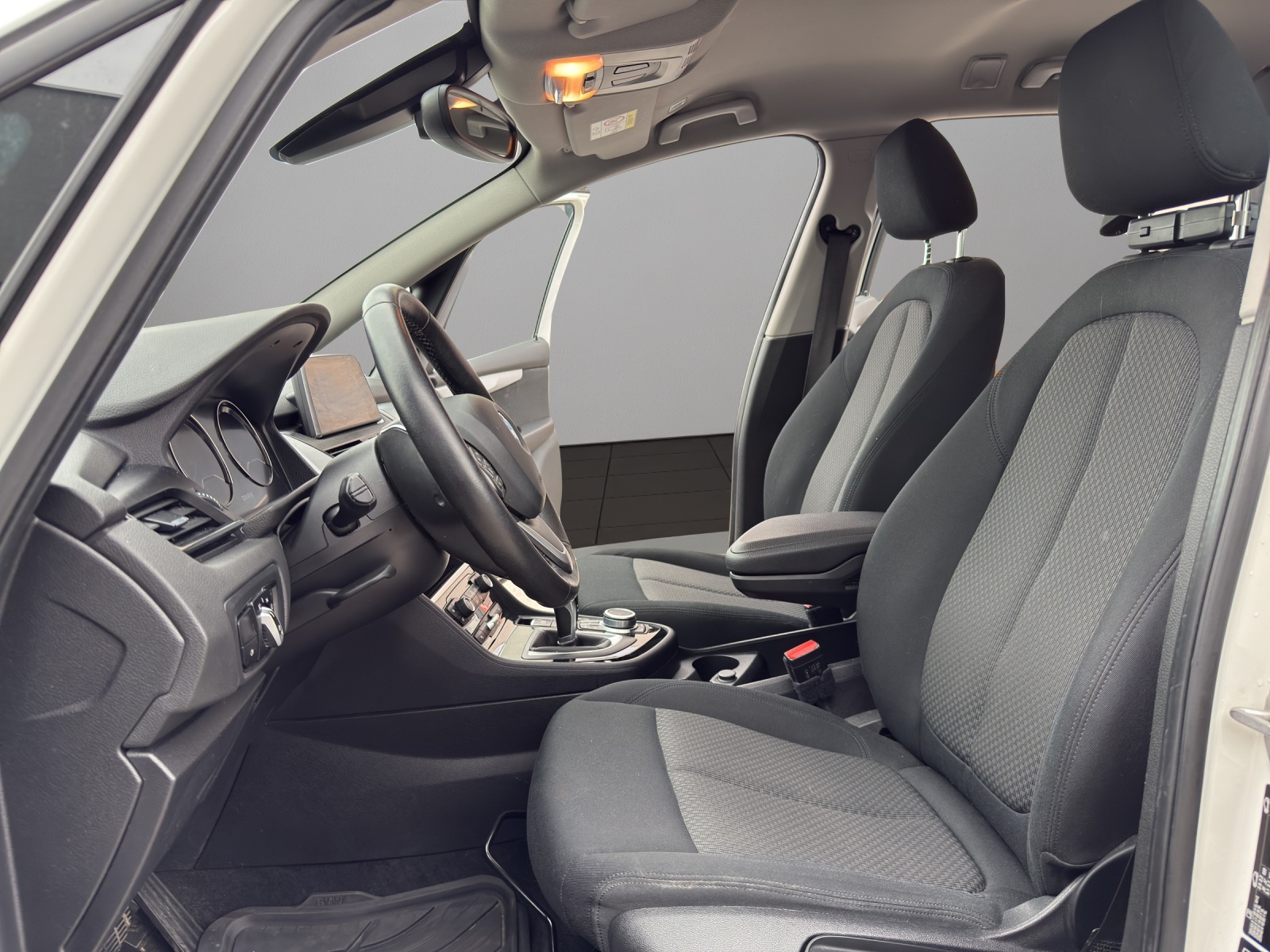 BMW 218d xDrive Gran Tourer Steptronic-image-8