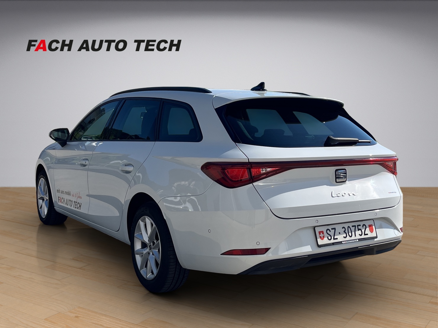 SEAT Leon ST 2.0 TDI Style DSG-showroom-element-3