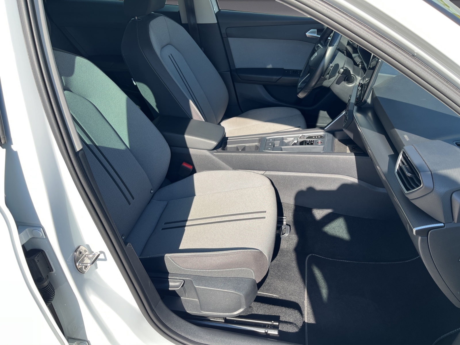 SEAT Leon ST 2.0 TDI Style DSG-image-13