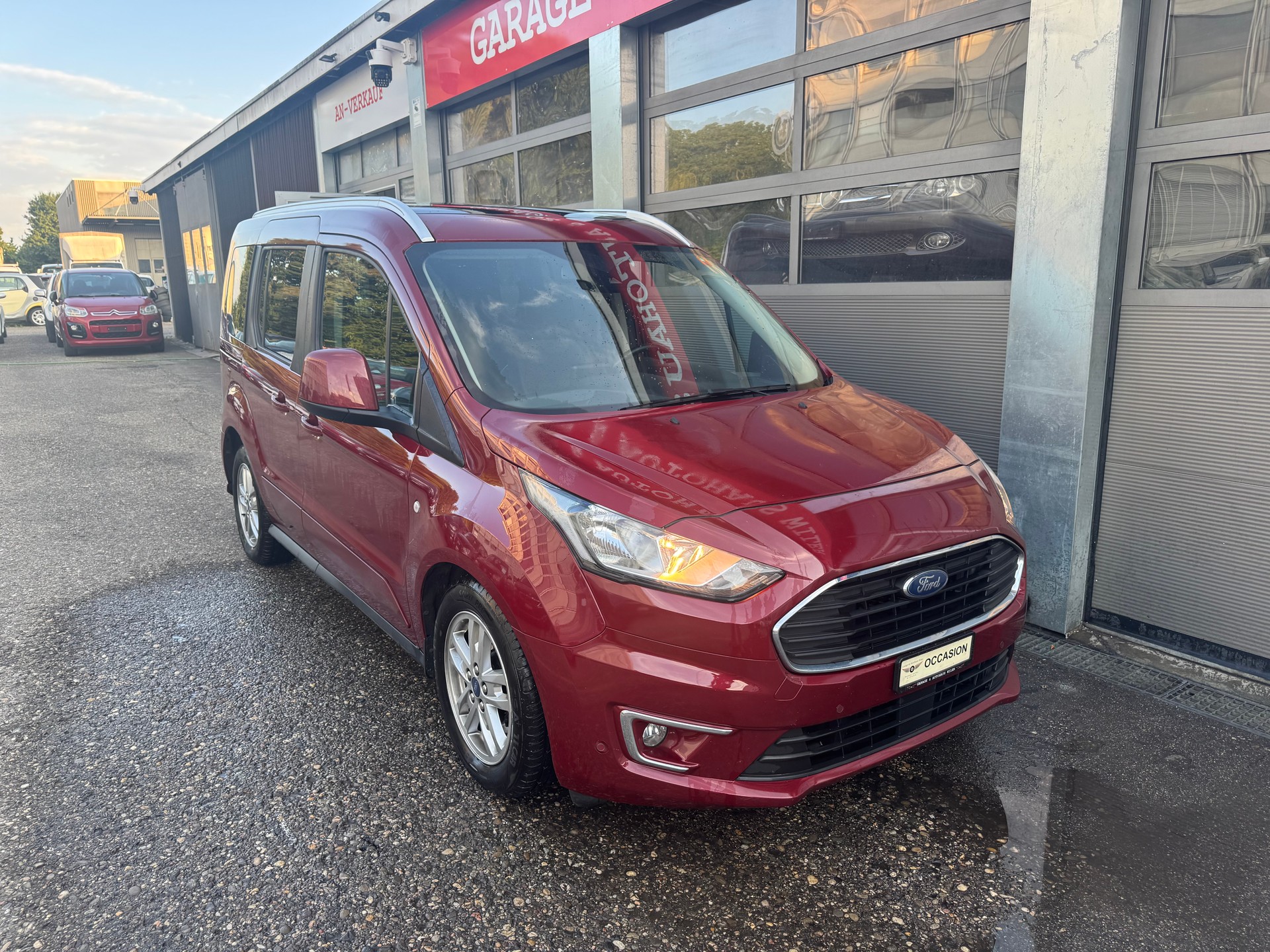 FORD Tourneo Connect 1.5 EcoBlue Trend Automat-image-2