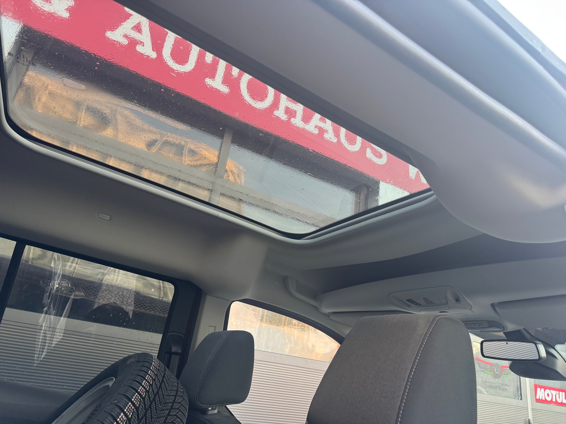 FORD Tourneo Connect 1.5 EcoBlue Trend Automat-image-12