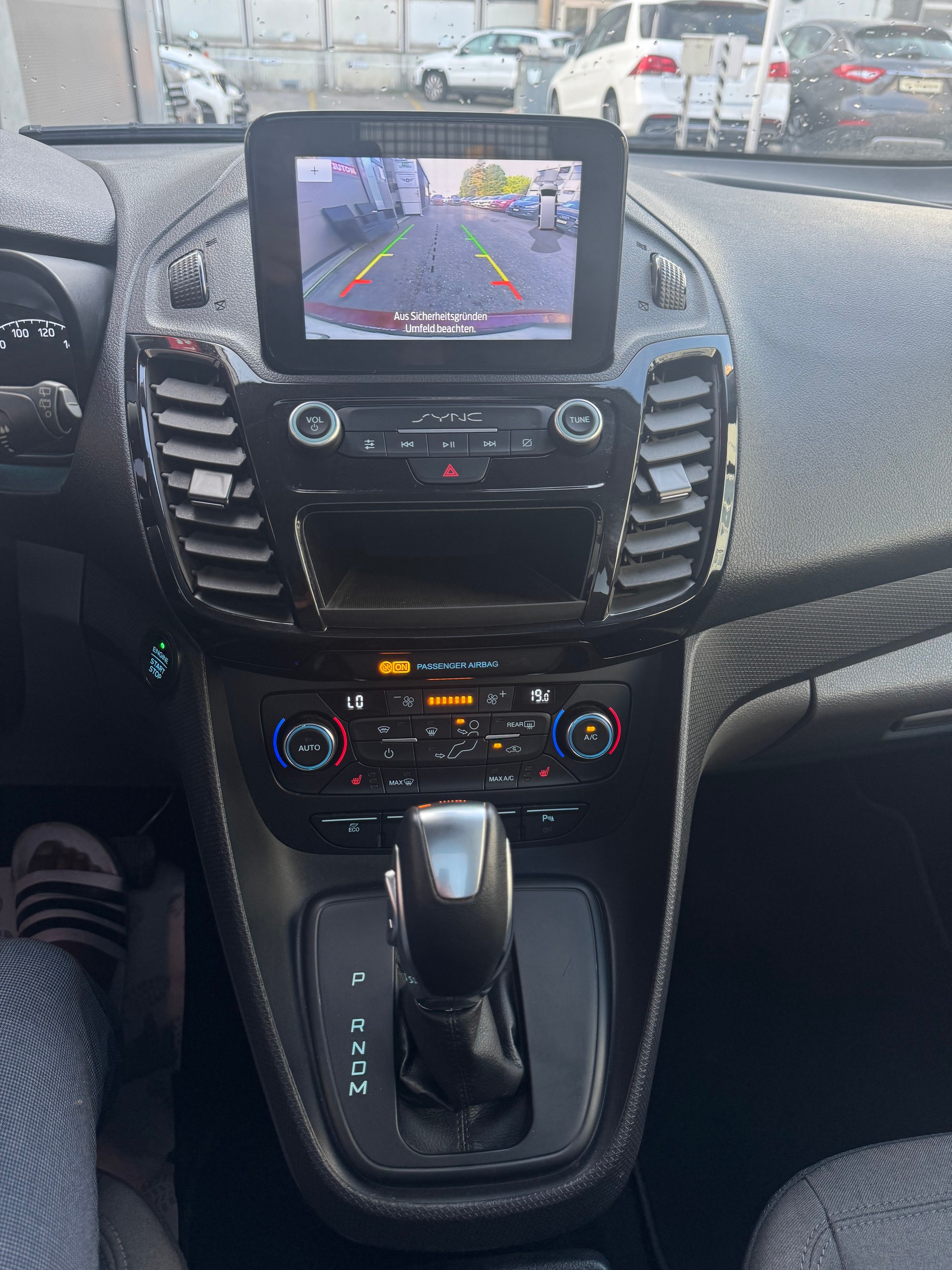 FORD Tourneo Connect 1.5 EcoBlue Trend Automat-image-14