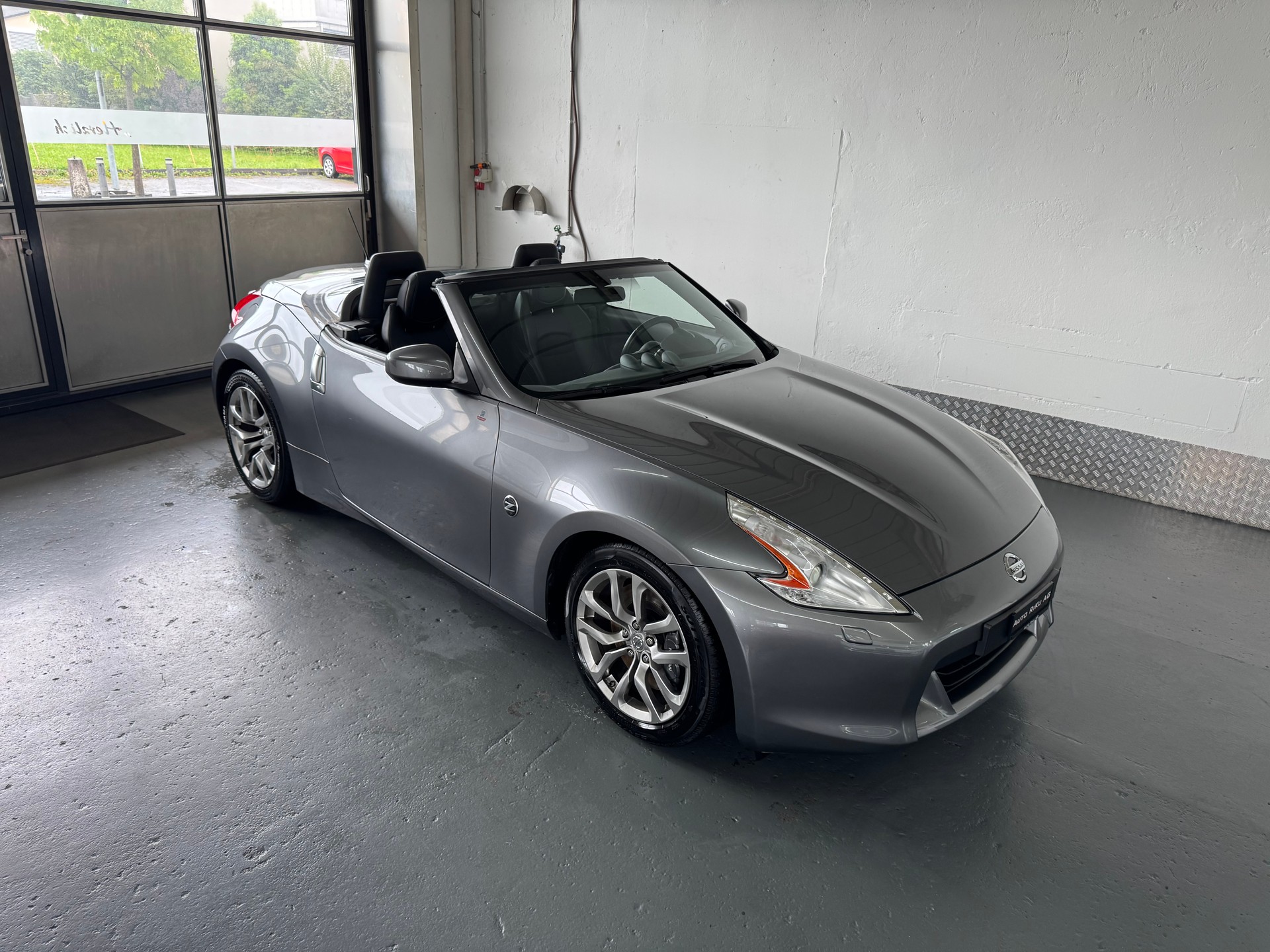 NISSAN 370 Z Roadster Pack-image-1
