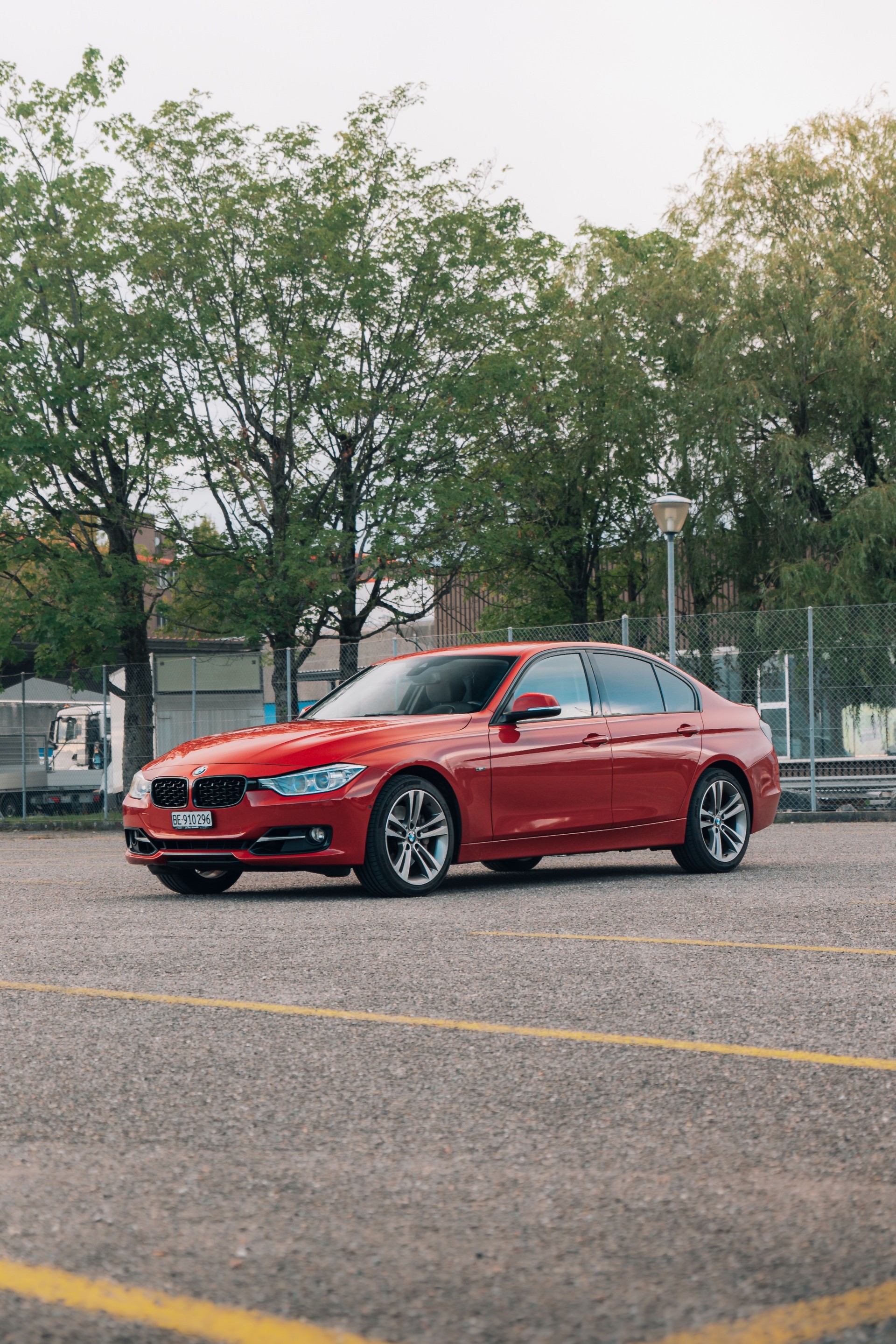 BMW 335i Top Ausstattung, Frisch ab MFK-image-1