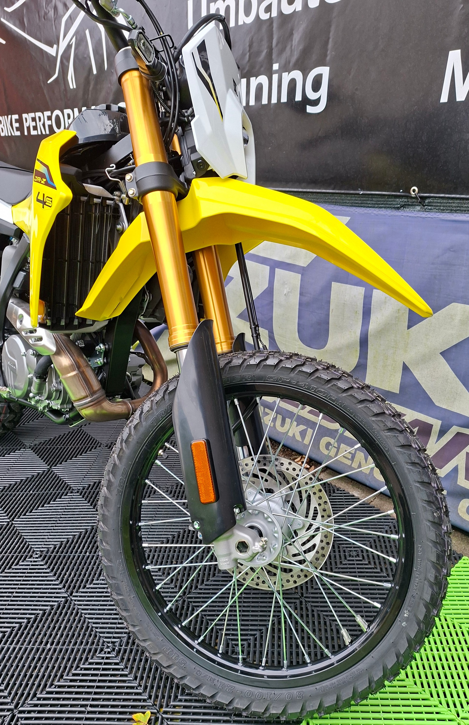SUZUKI DRZ-4S-image-8