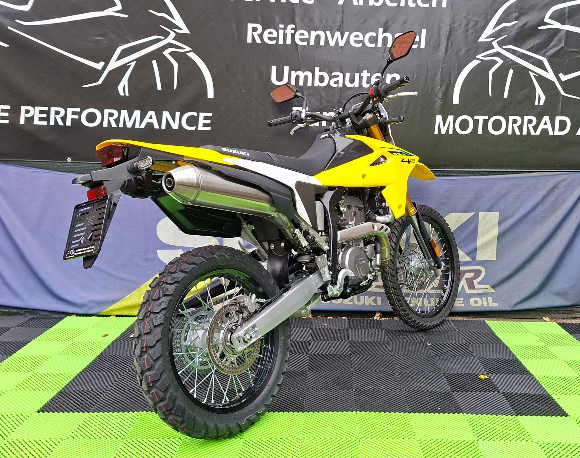 SUZUKI DRZ-4S-image-3