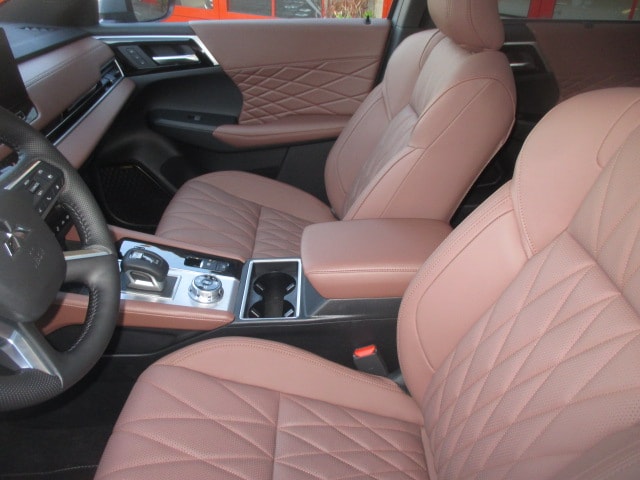 MITSUBISHI Outlander 2.4 PHEV Instyle+ 4WD Automatic-image-7