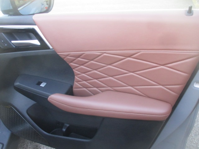 MITSUBISHI Outlander 2.4 PHEV Instyle+ 4WD Automatic-image-13